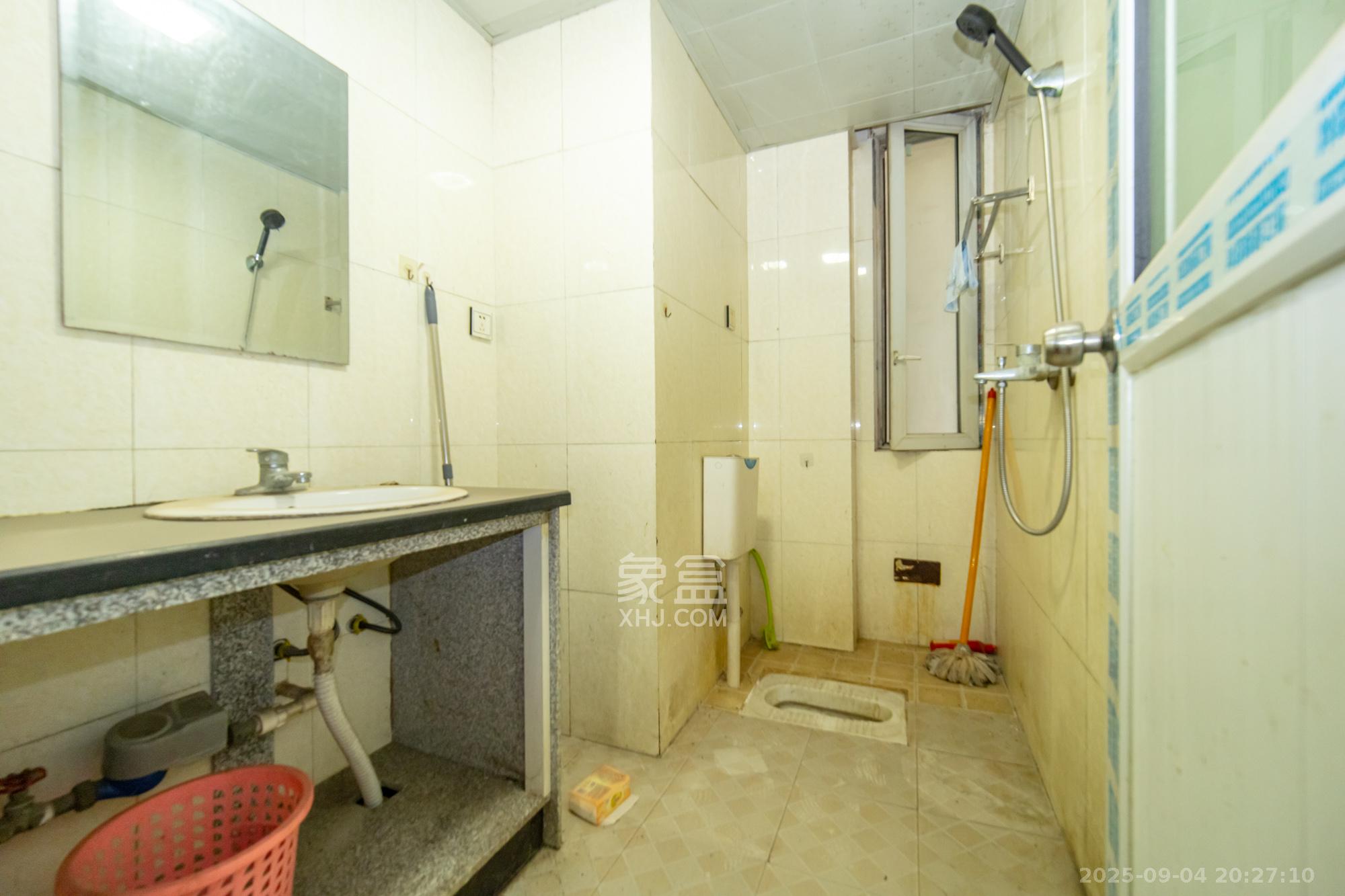 爱琴海岸 2室2厅1卫 36.8万 爱琴海岸 2室2厅1卫 36.8万卫生间