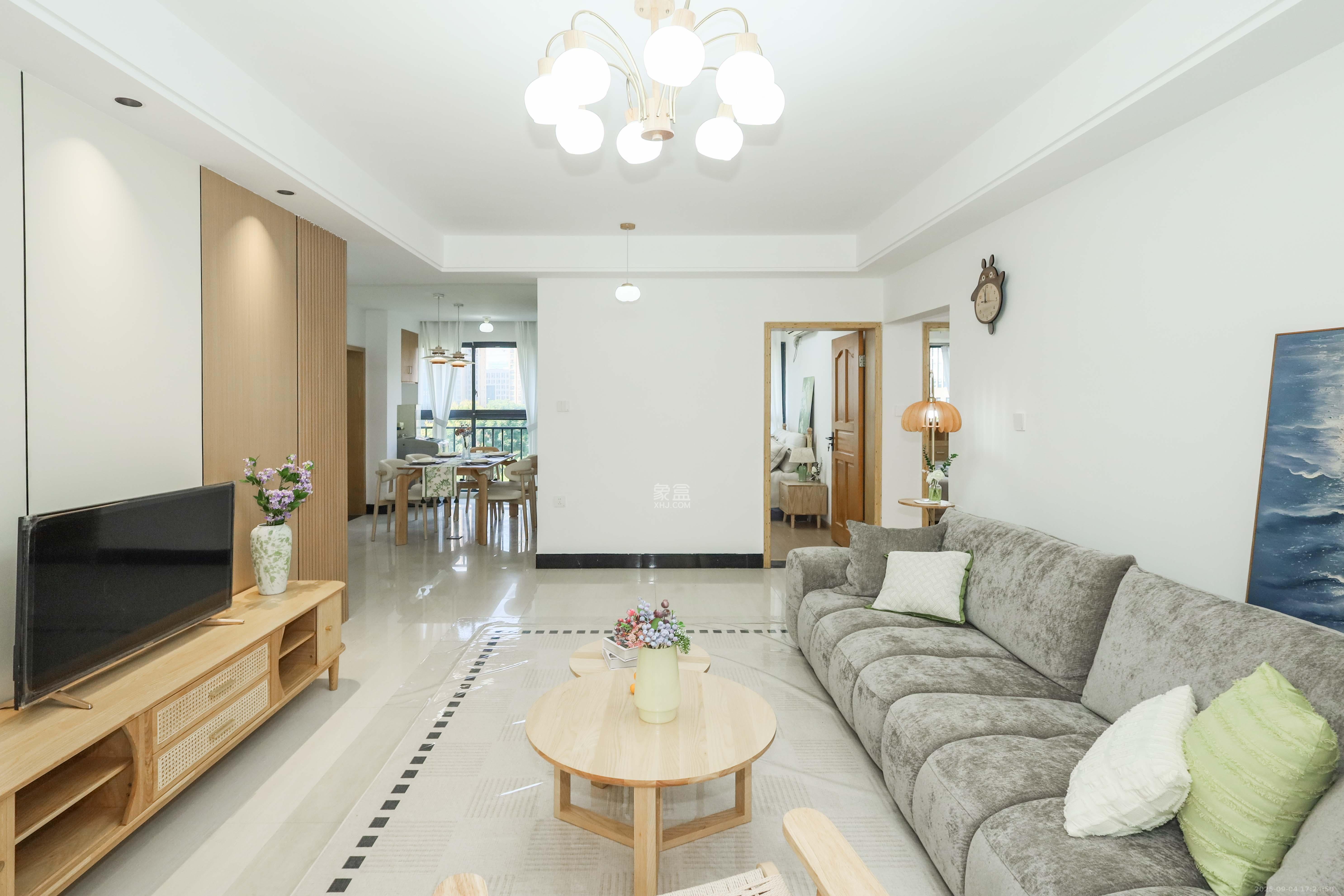 保利麓谷林语A区  3室2厅1卫    78.0万客厅