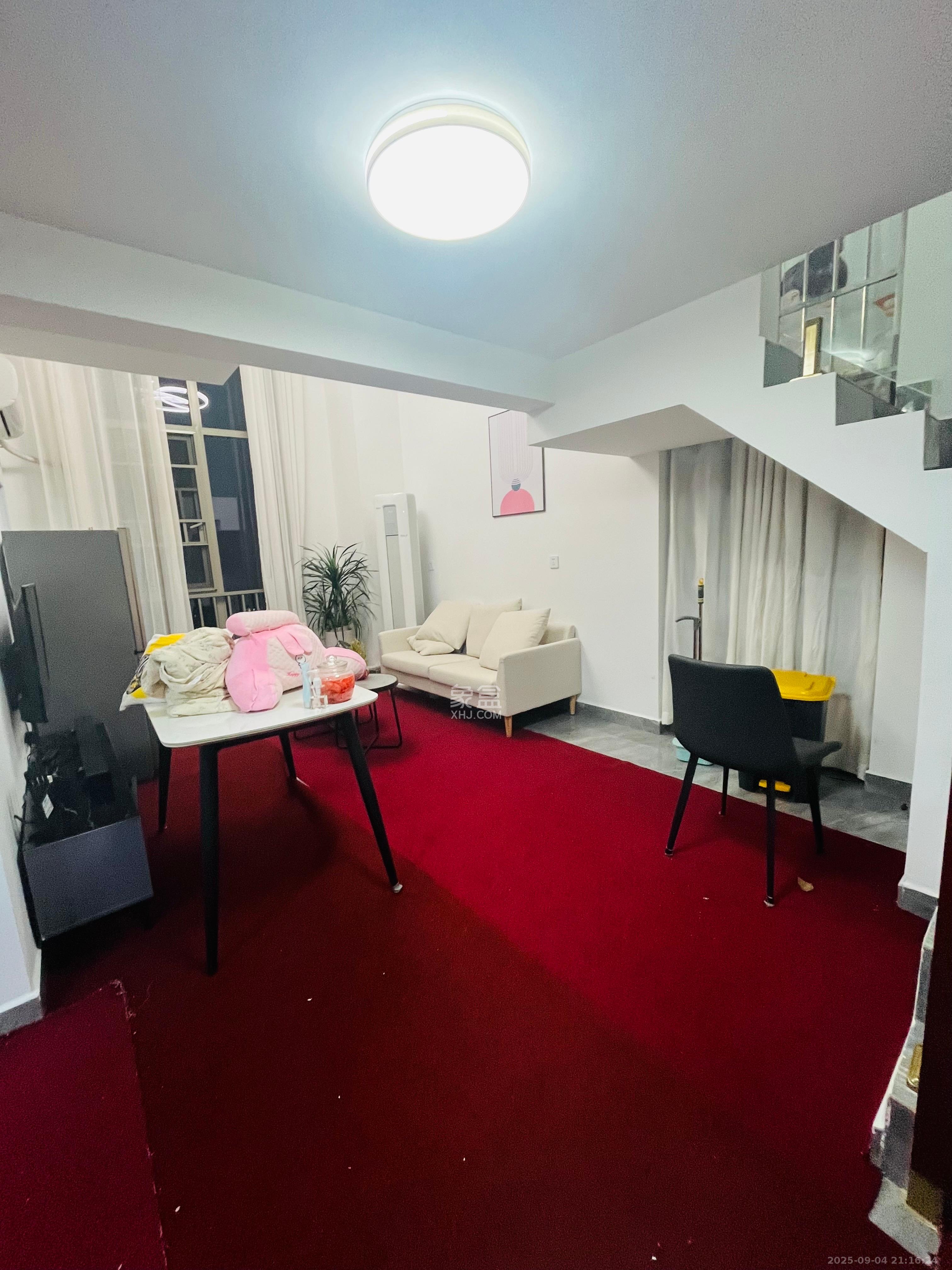 梅溪湖金茂湾  3室2厅2卫    3600.0元/月 梅溪湖金茂湾  3室2厅2卫    3600.0元/月室内图