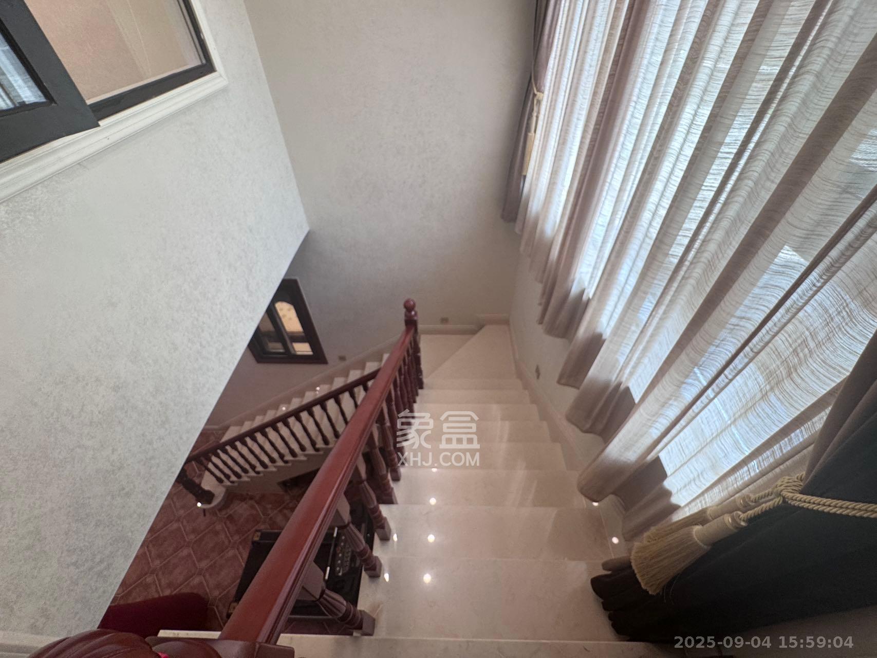 江河中央洋房 5室2厅3卫 28000.0元/月 江河中央洋房 5室2厅3卫 28000.0元/月室内图