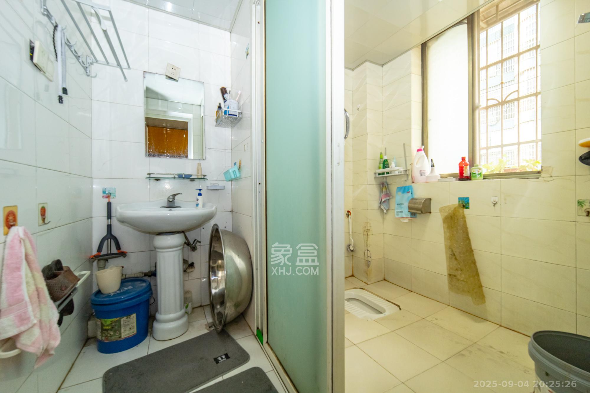 湘绣城  2室2厅1卫    35.0万 湘绣城  2室2厅1卫    35.0万卫生间