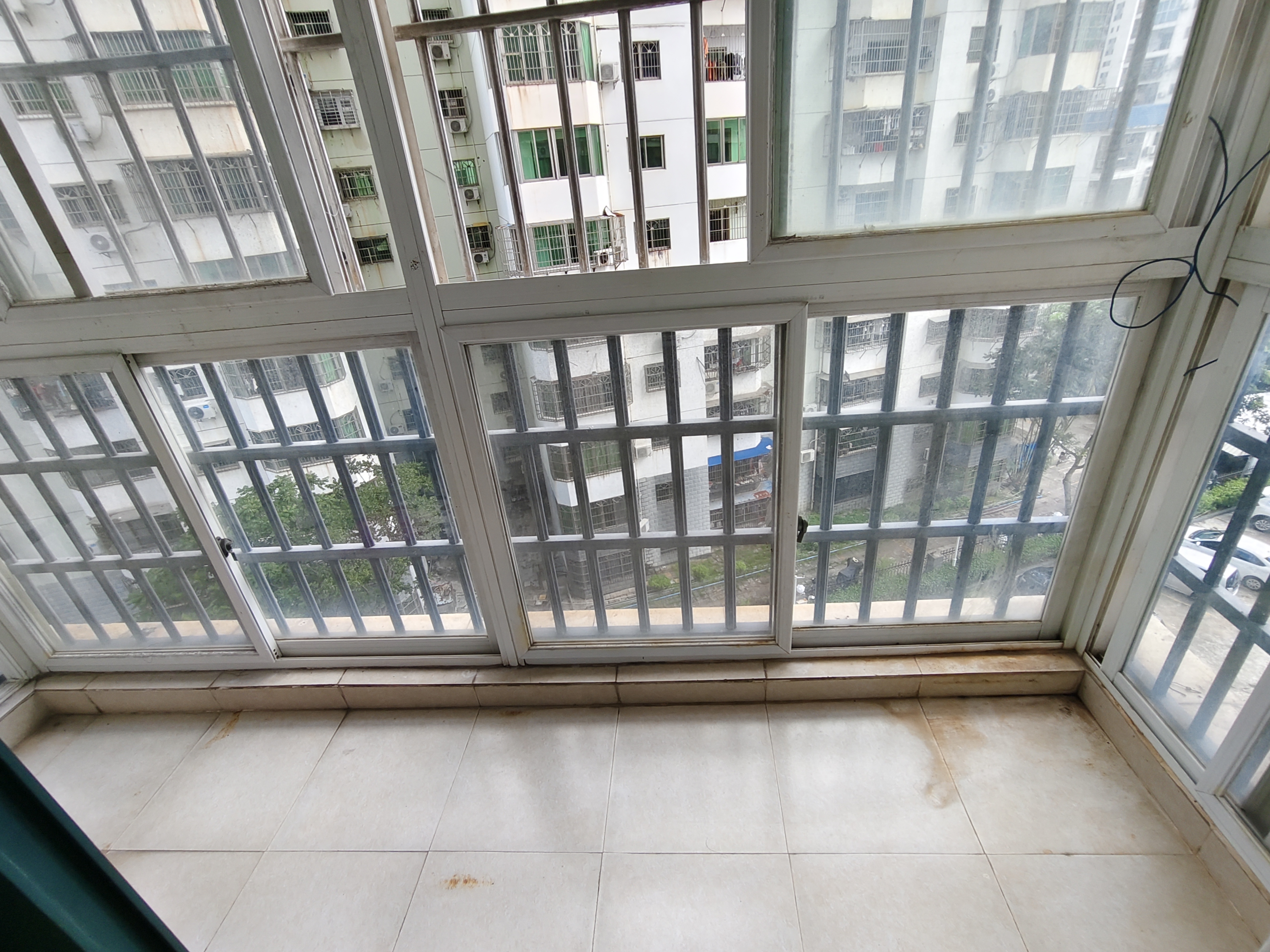 华荣府 3室2厅2卫 2500.0元/月 华荣府 3室2厅2卫 2500.0元/月室内图