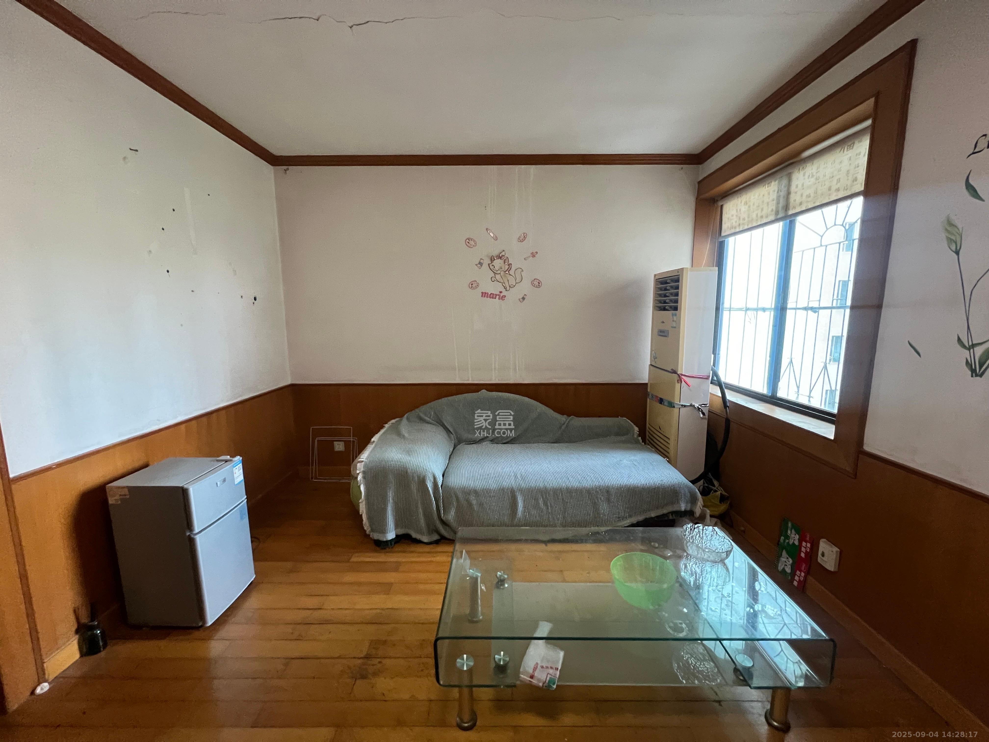 中国铝业单位宿舍  2室1厅1卫    1800.0元/月 中国铝业单位宿舍  2室1厅1卫    1800.0元/月