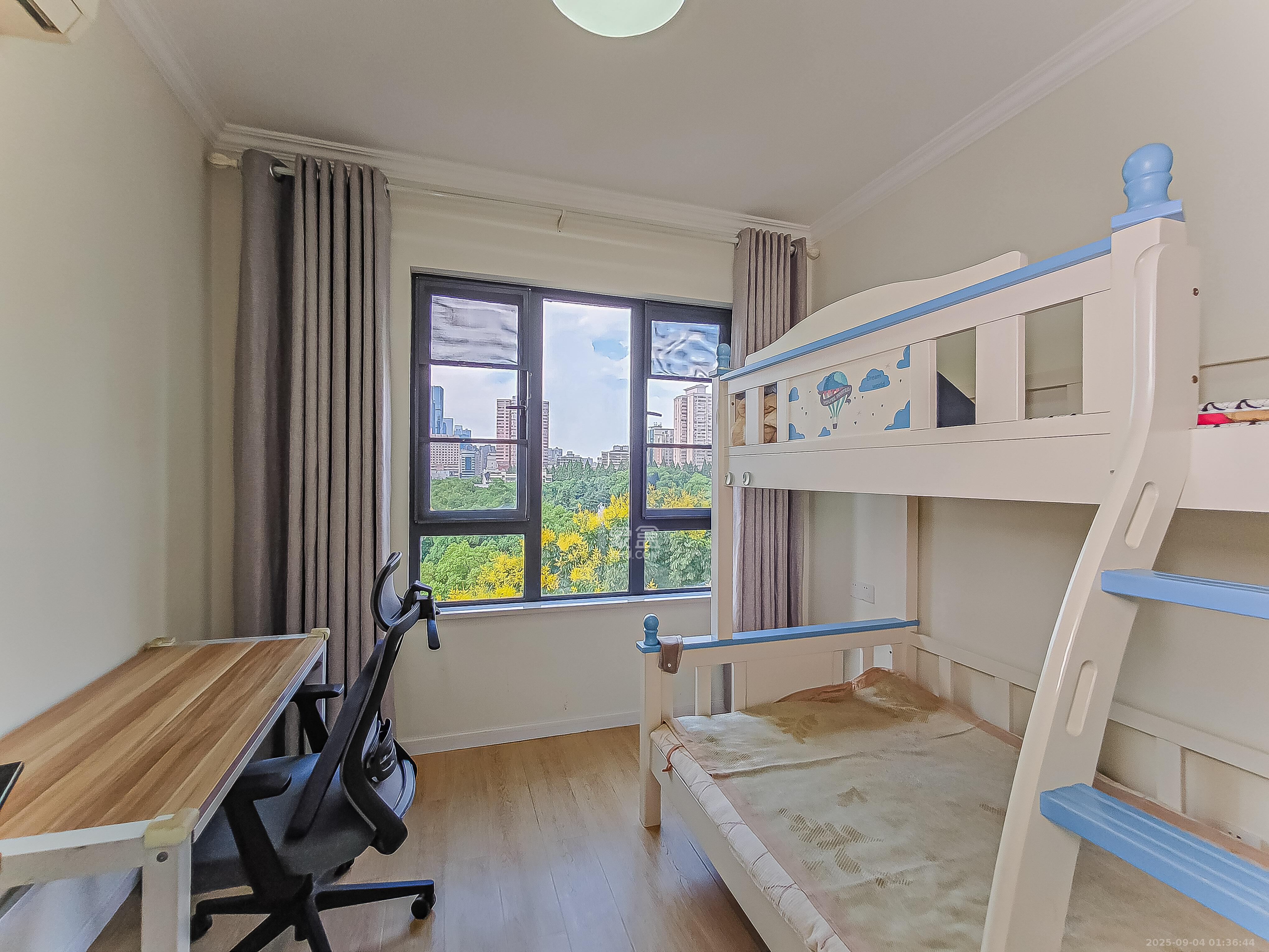 韭菜园嘉苑  4室1厅1卫    225.0万 韭菜园嘉苑  4室1厅1卫    225.0万卧室