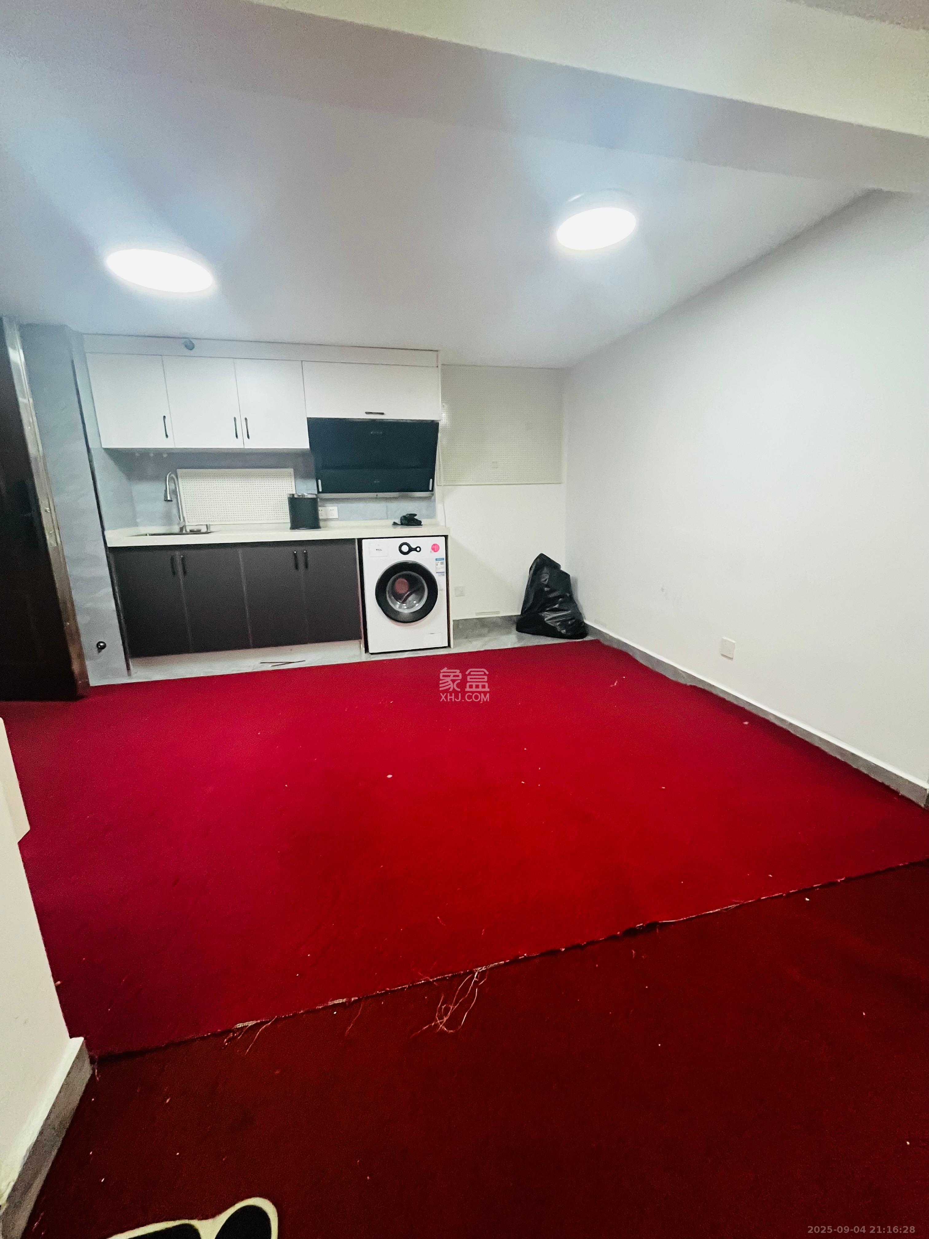 梅溪湖金茂湾  3室2厅2卫    3600.0元/月 梅溪湖金茂湾  3室2厅2卫    3600.0元/月室内图1