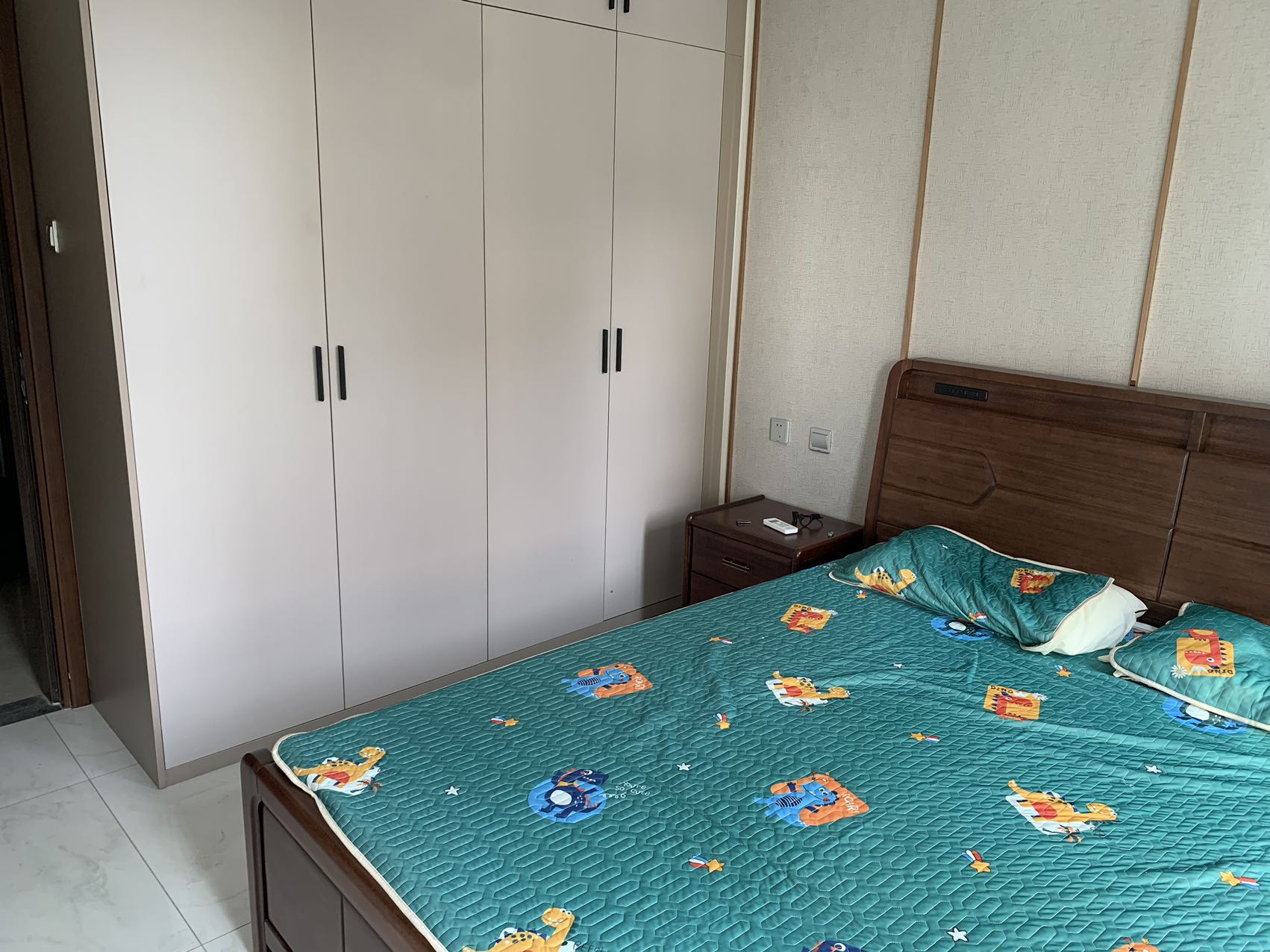 怡和湖城大境  3室2厅1卫   4100.00元/月室内图