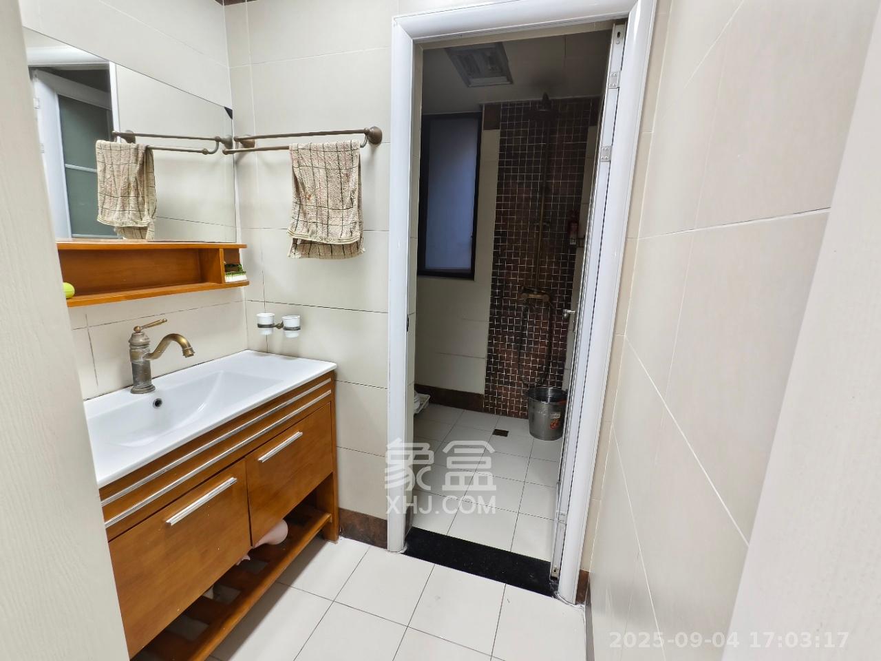 绿地公馆（绿地名邸）  3室2厅1卫    2500.0元/月室内图