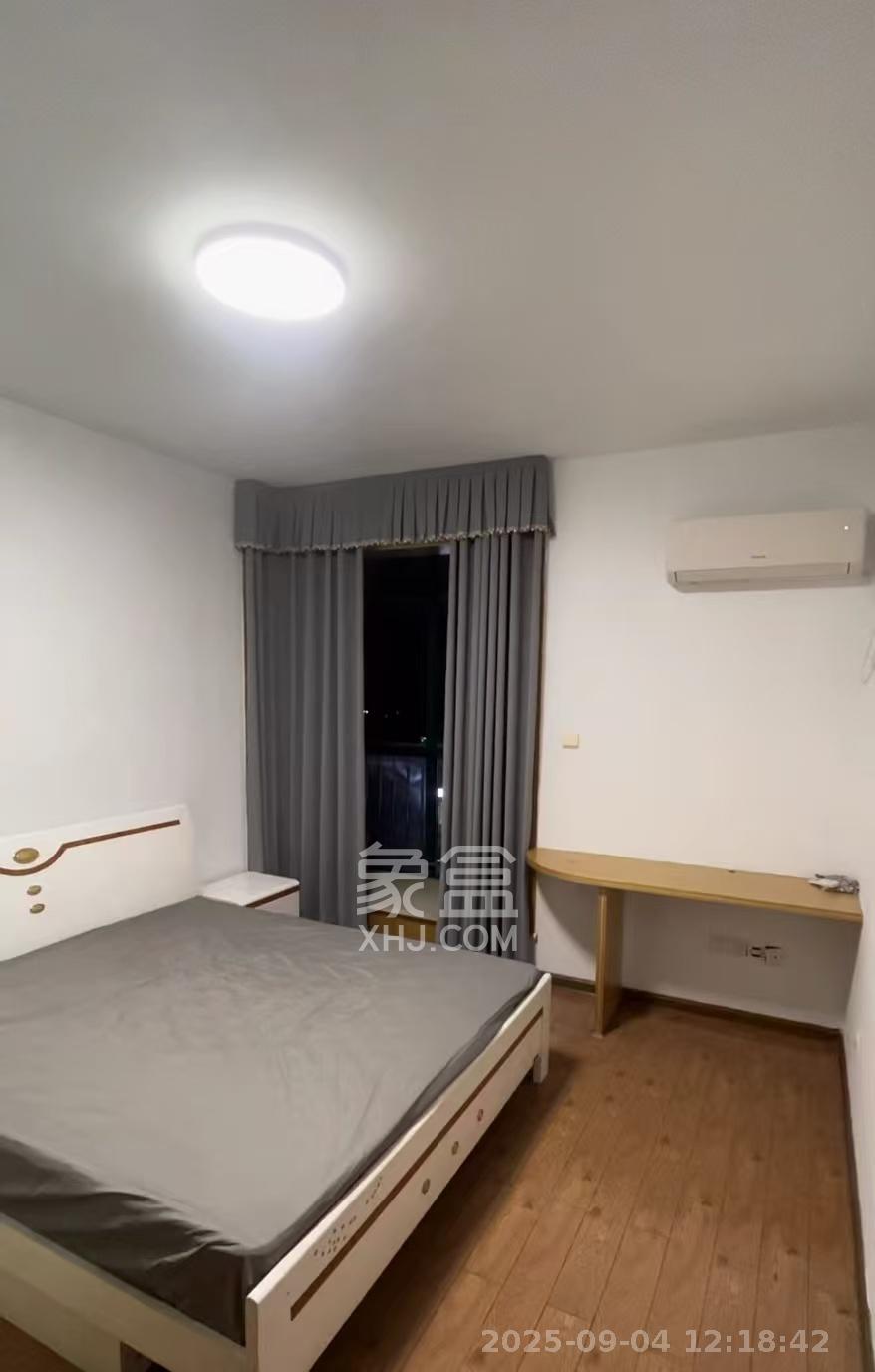 华天LOHO小镇 3室2厅2卫 1800.0元/月 华天LOHO小镇 3室2厅2卫 1800.0元/月室内图