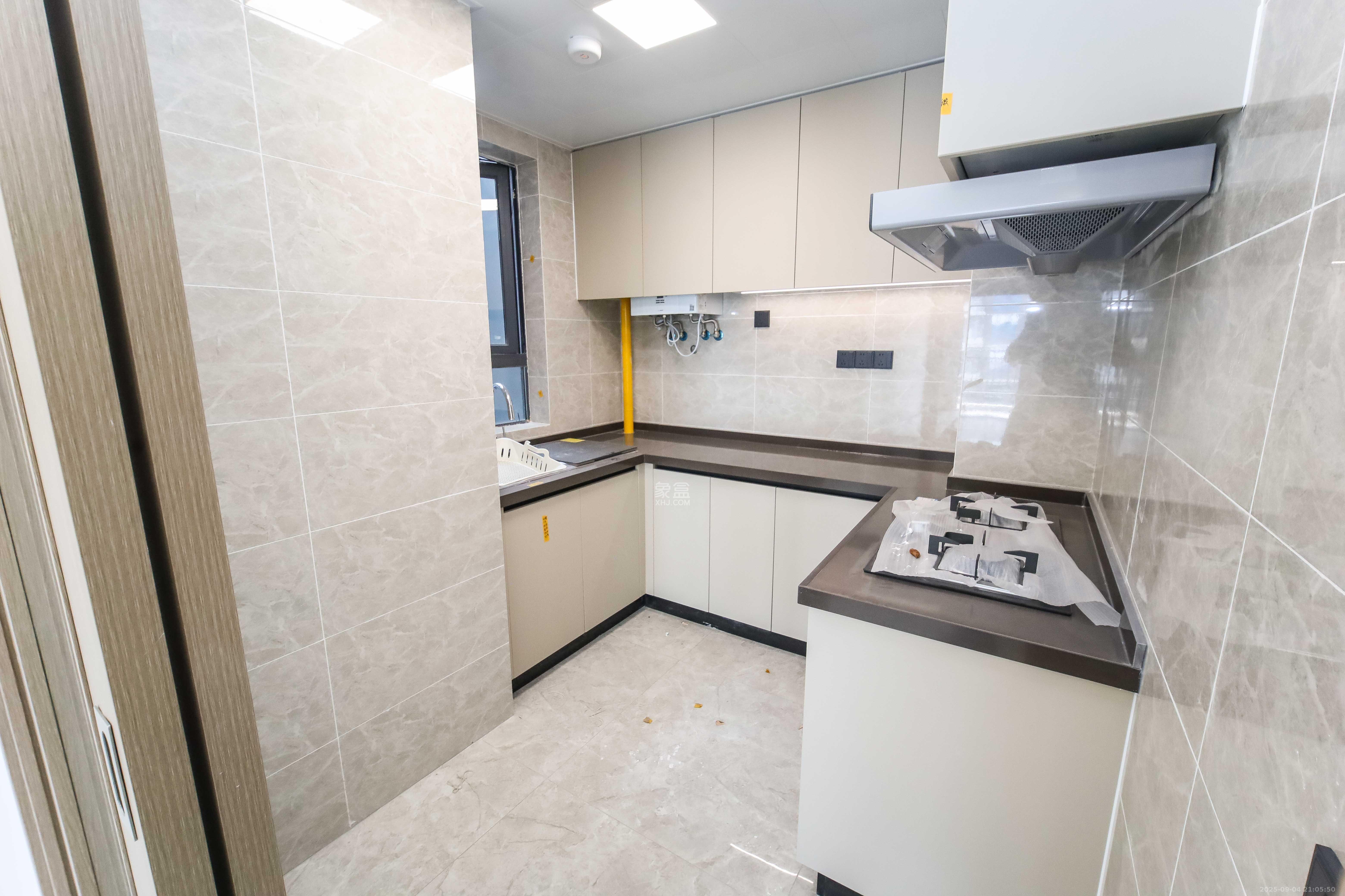 德奥上河城章  3室2厅2卫    165.0万厨房