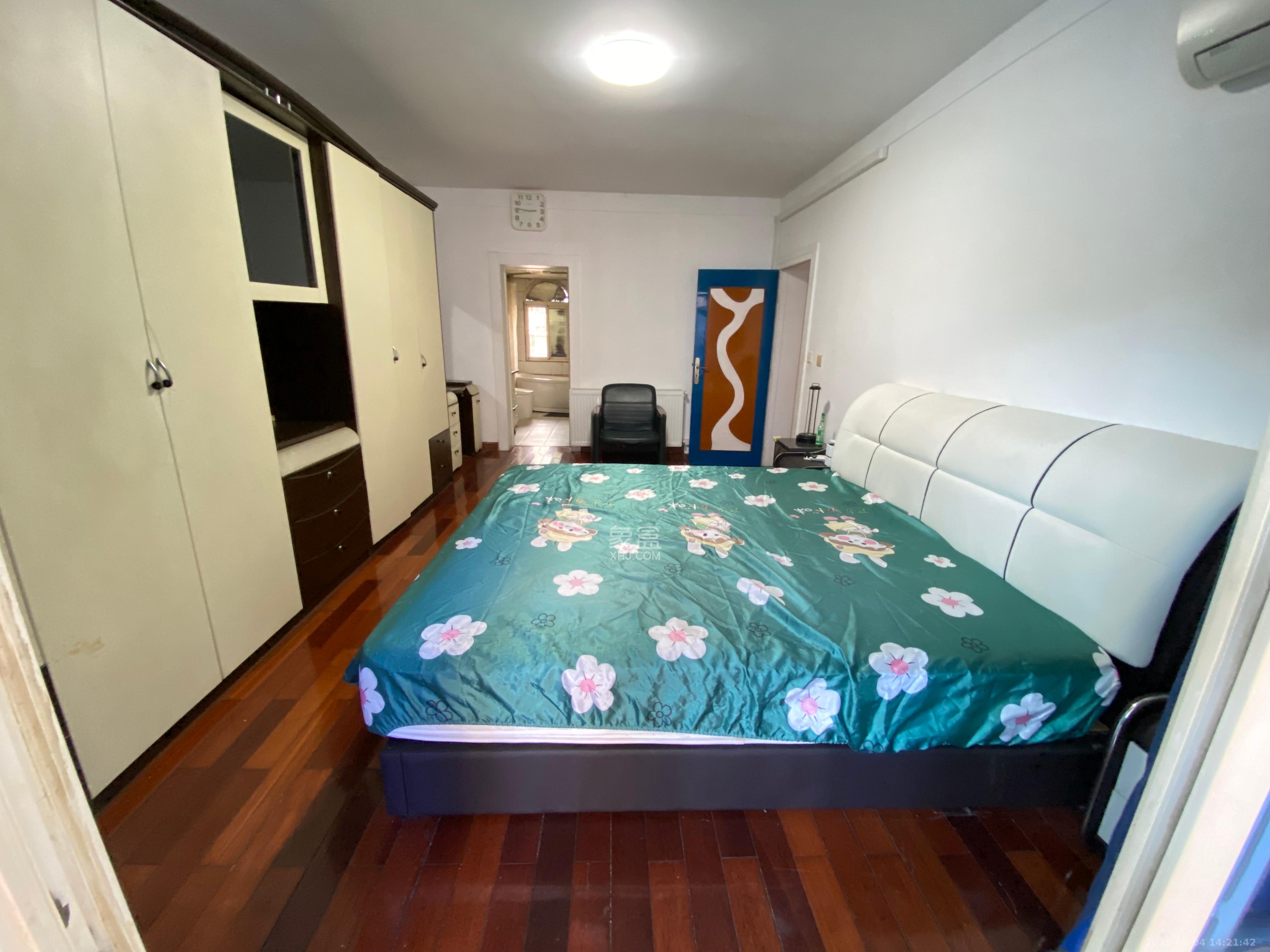 华盛花园  4室2厅2卫    3500.0元/月室内图