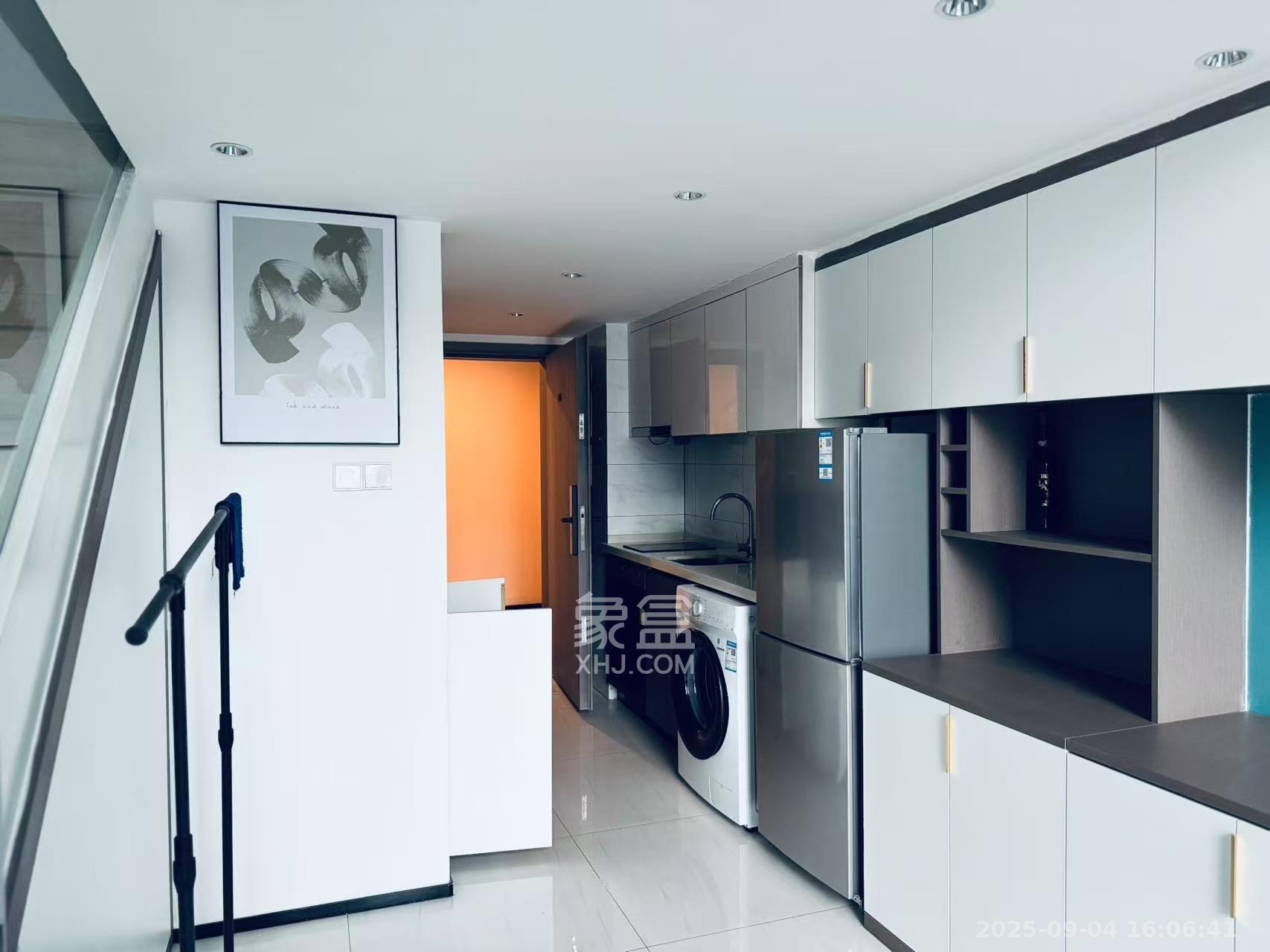 藏珑湖上公馆  1室1厅1卫    2400.0元/月室内图