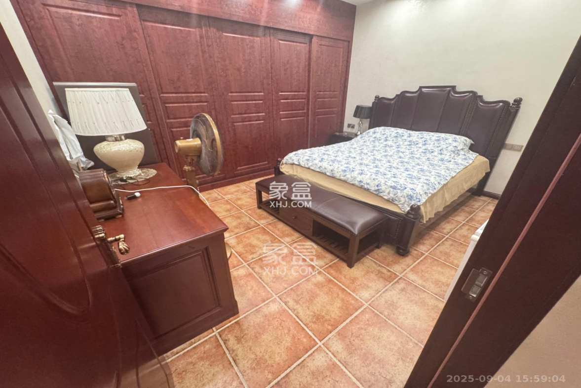 江河中央洋房 5室2厅3卫 28000.0元/月 江河中央洋房 5室2厅3卫 28000.0元/月室内图