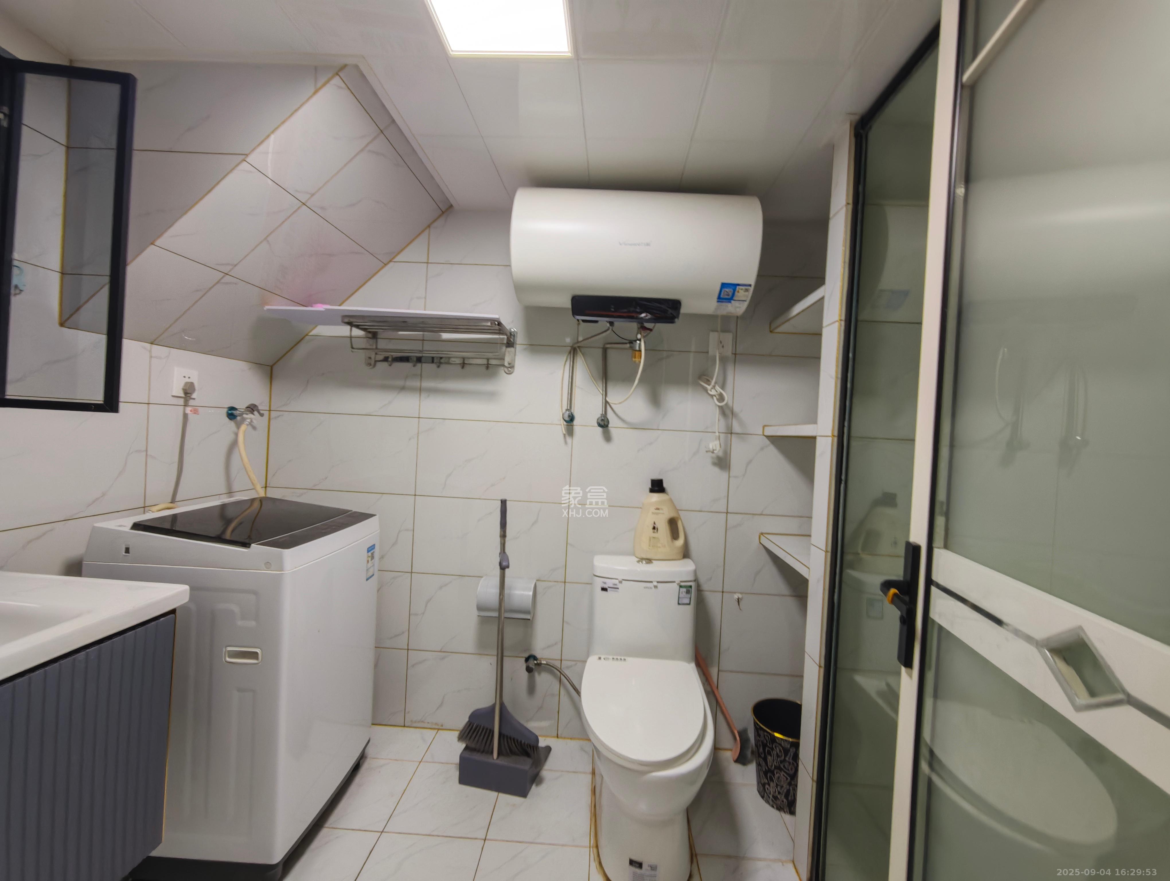 润和国际广场  2室1厅1卫    2000.0元/月 润和国际广场  2室1厅1卫    2000.0元/月室内图