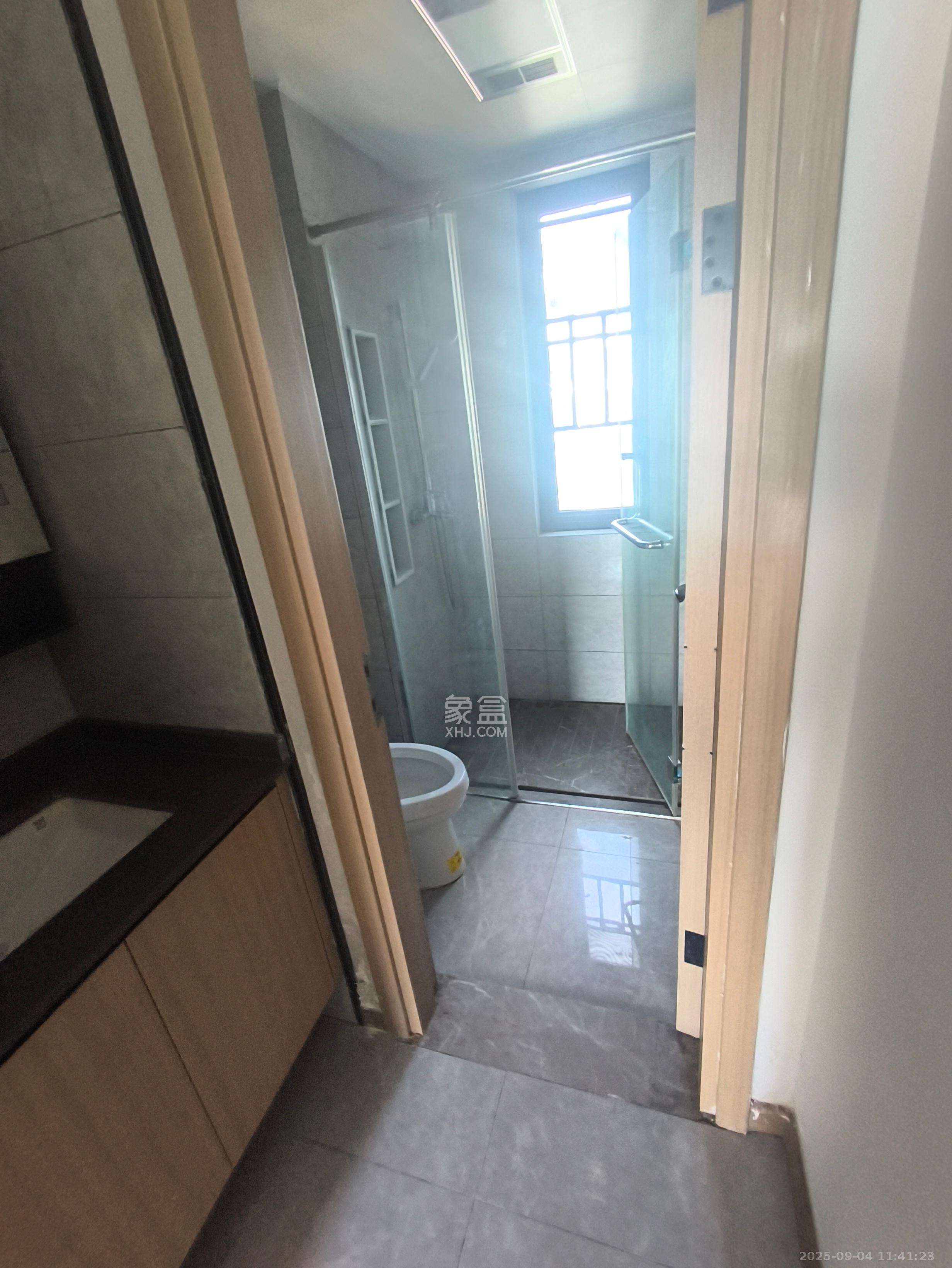 爱家当代境 4室2厅2卫 3500.0元/月 爱家当代境 4室2厅2卫 3500.0元/月室内图