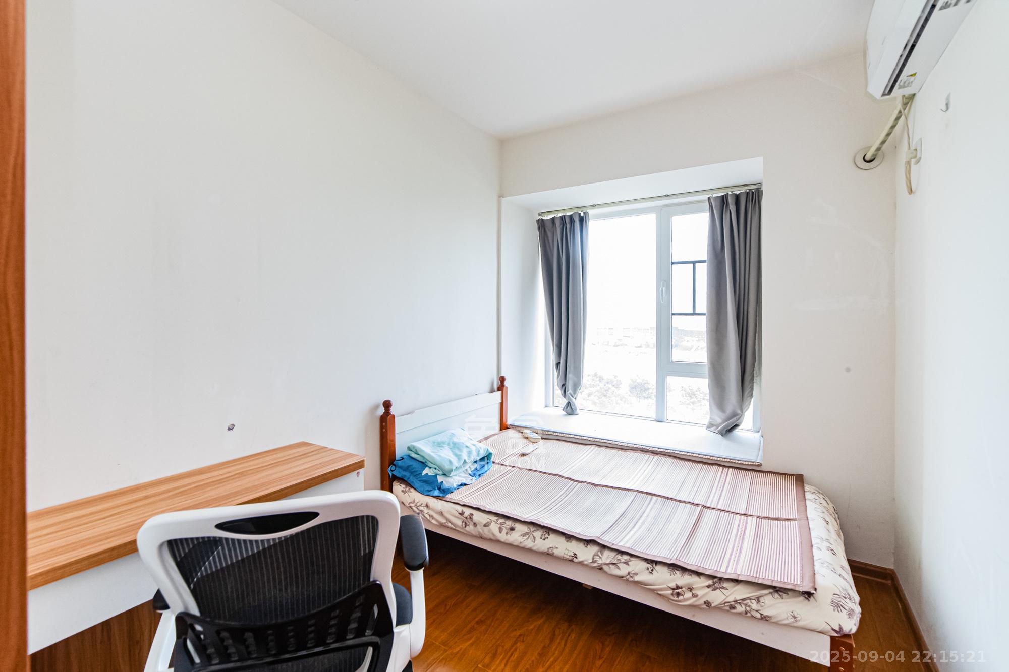 北辰三角洲C3区 3室2厅2卫 193.0万 北辰三角洲C3区 3室2厅2卫 193.0万卧室