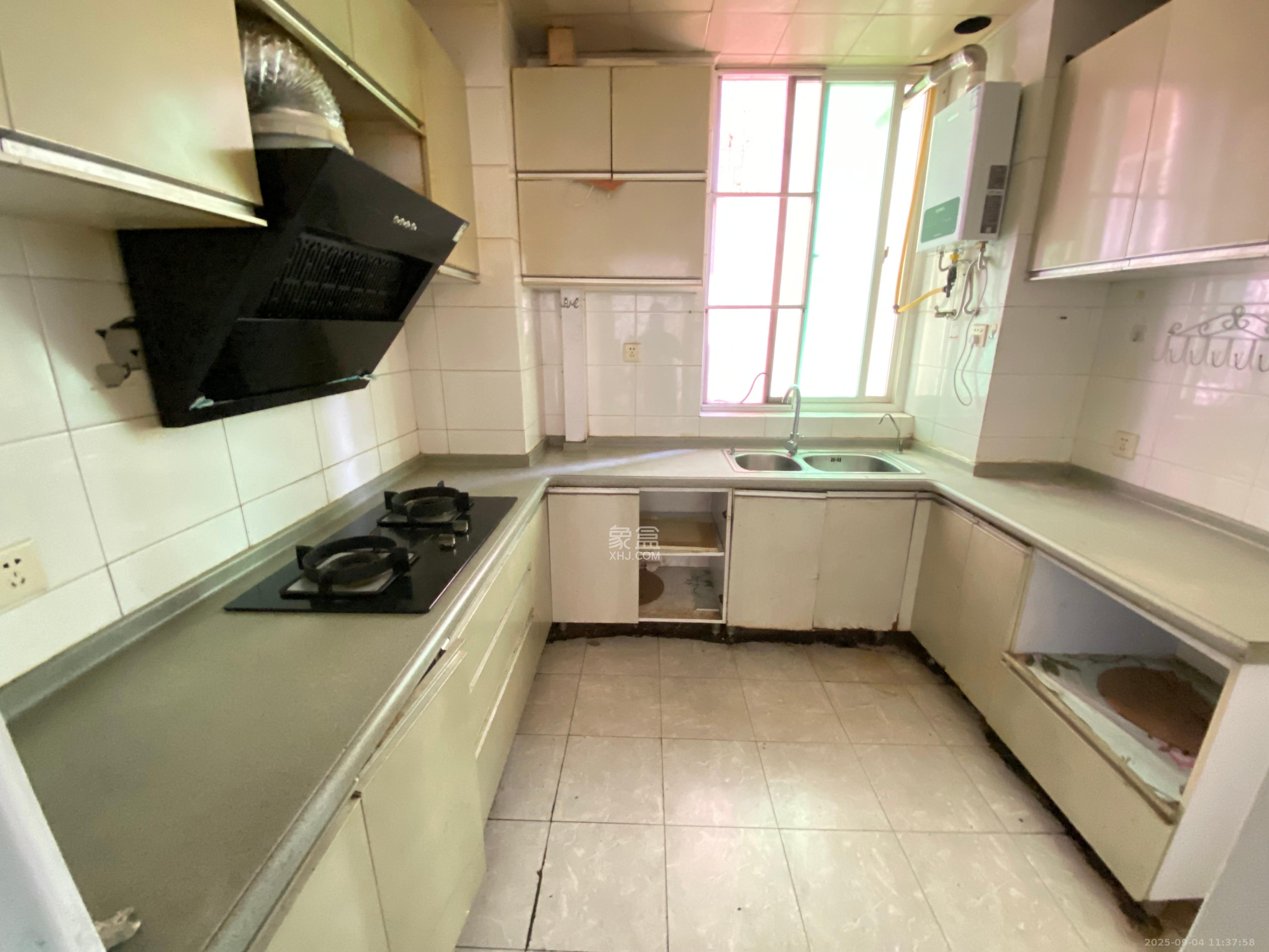 维一星城 3室2厅1卫 3500.0元/月 维一星城 3室2厅1卫 3500.0元/月室内图