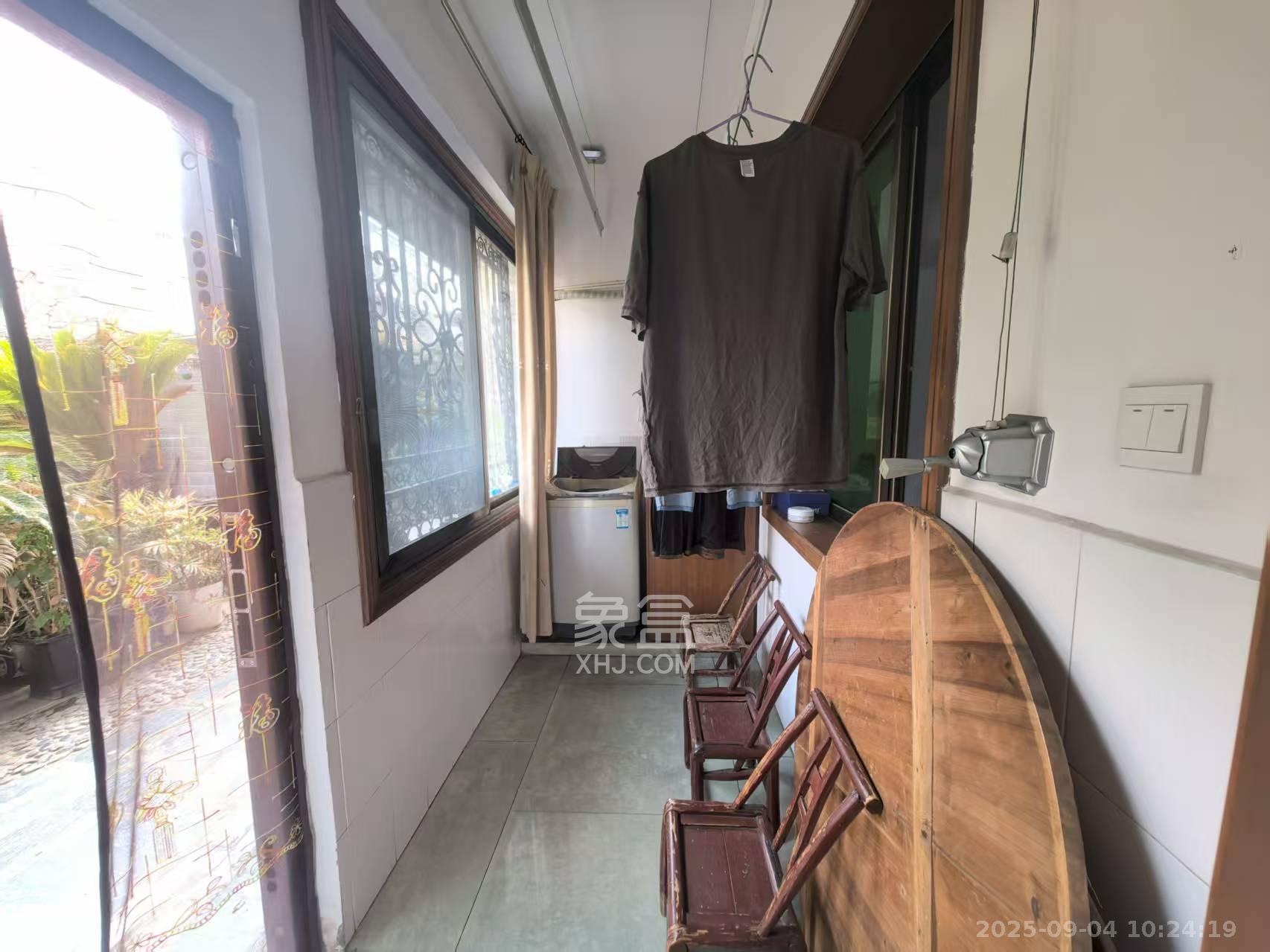 迎宾中路散盘  31室2厅2卫   1200.00元/月室内图