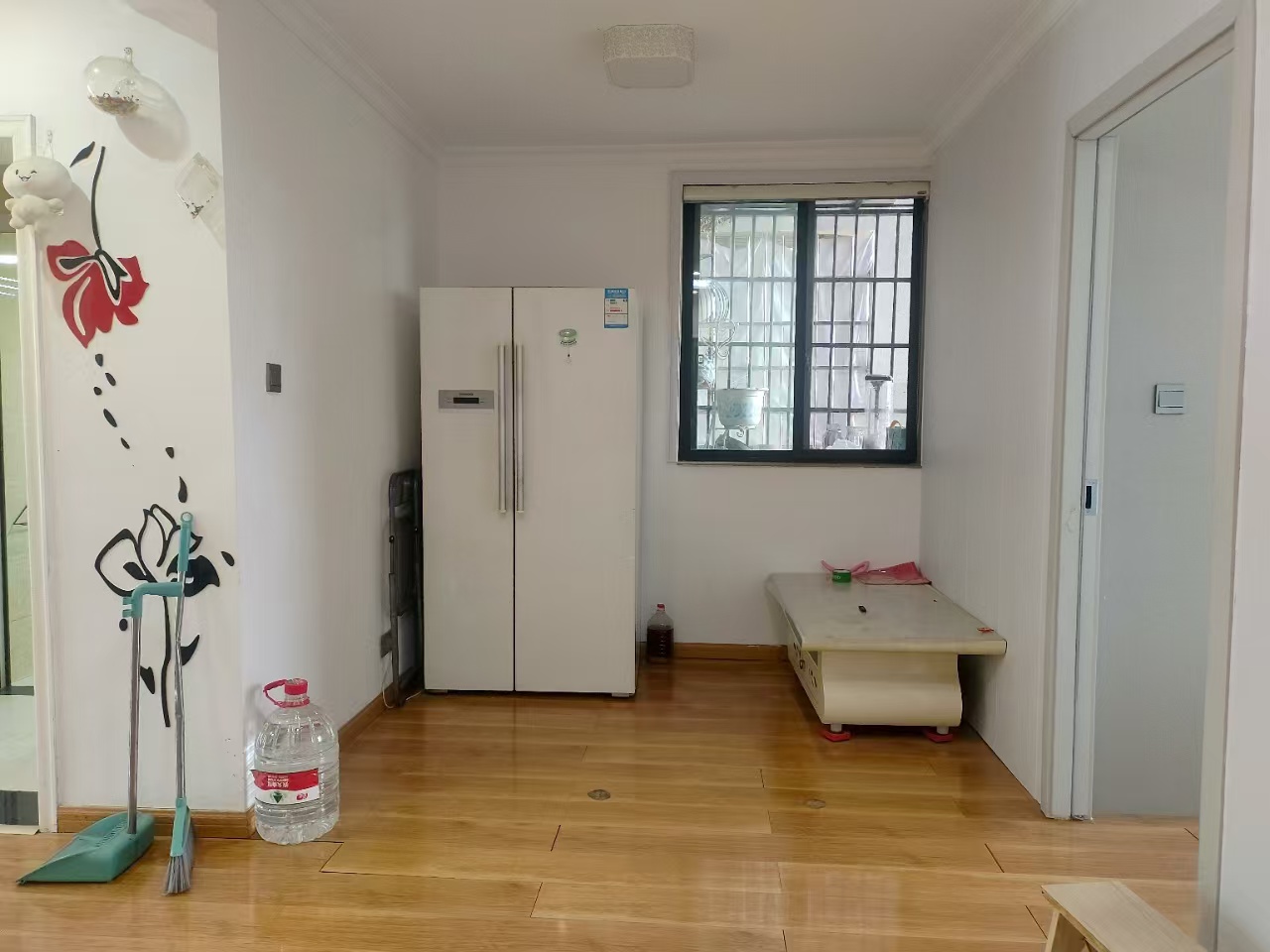 龙洲馨苑 2室2厅1卫 1600.0元/月 龙洲馨苑 2室2厅1卫 1600.0元/月室内图