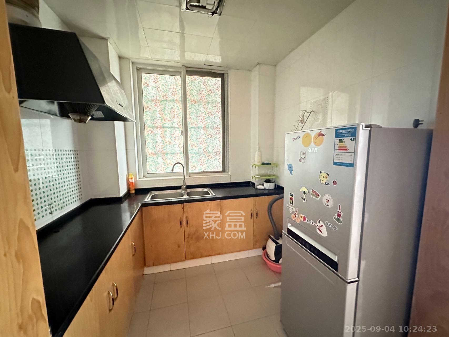 月湖兰庭  1室1厅1卫    1800.0元/月室内图