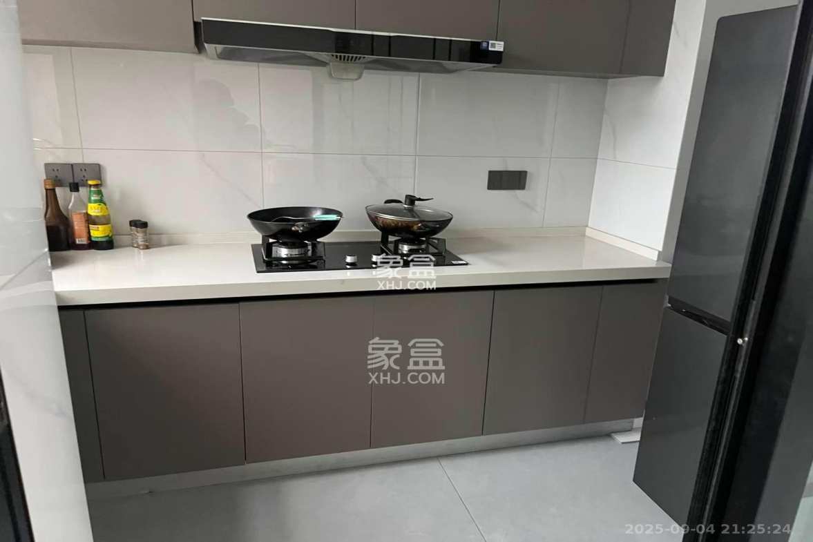 长房东旭国际 4室2厅2卫 3600.0元/月 长房东旭国际 4室2厅2卫 3600.0元/月室内图