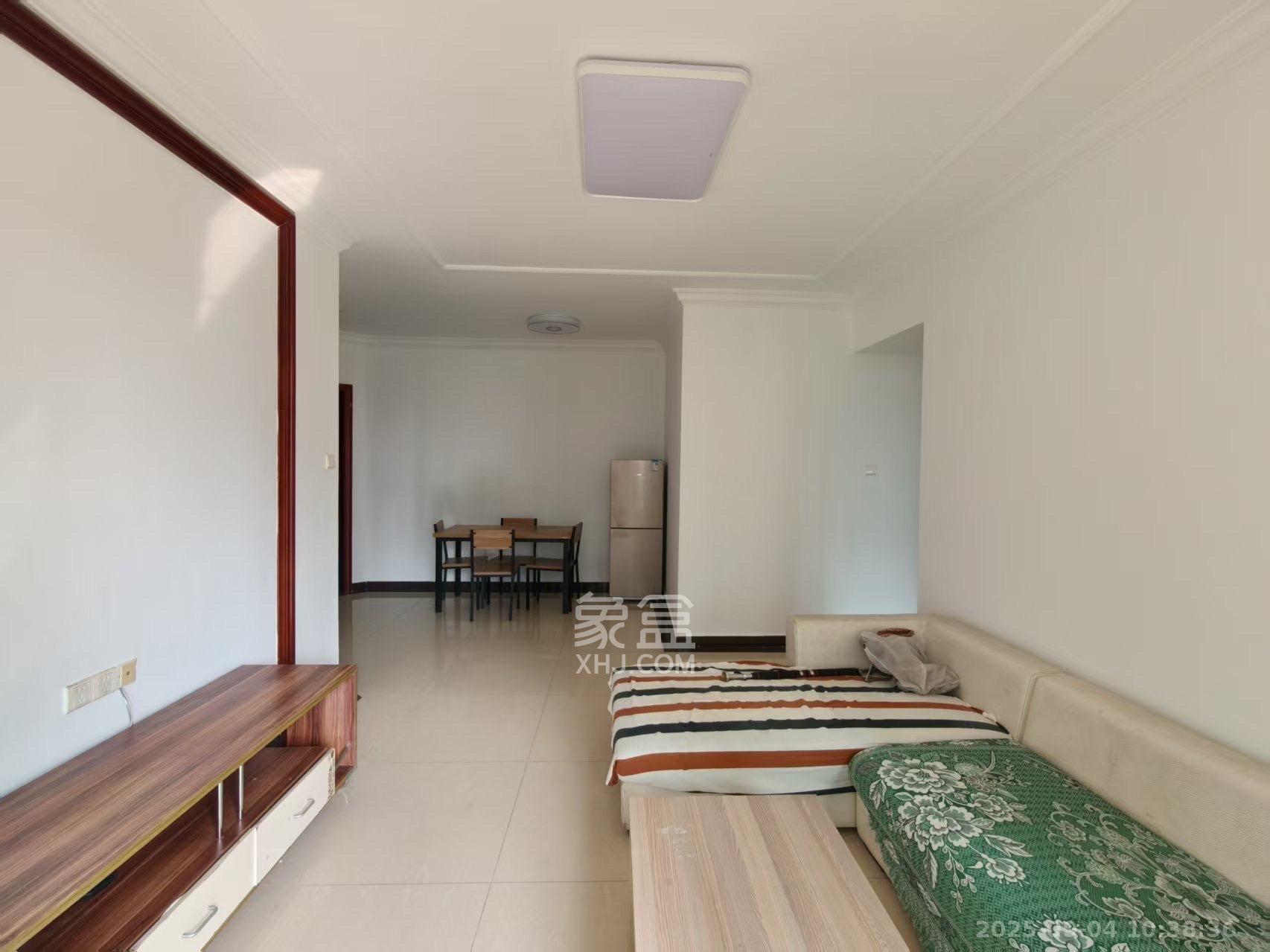 恒大绿洲  2室2厅1卫    2300.0元/月室内图