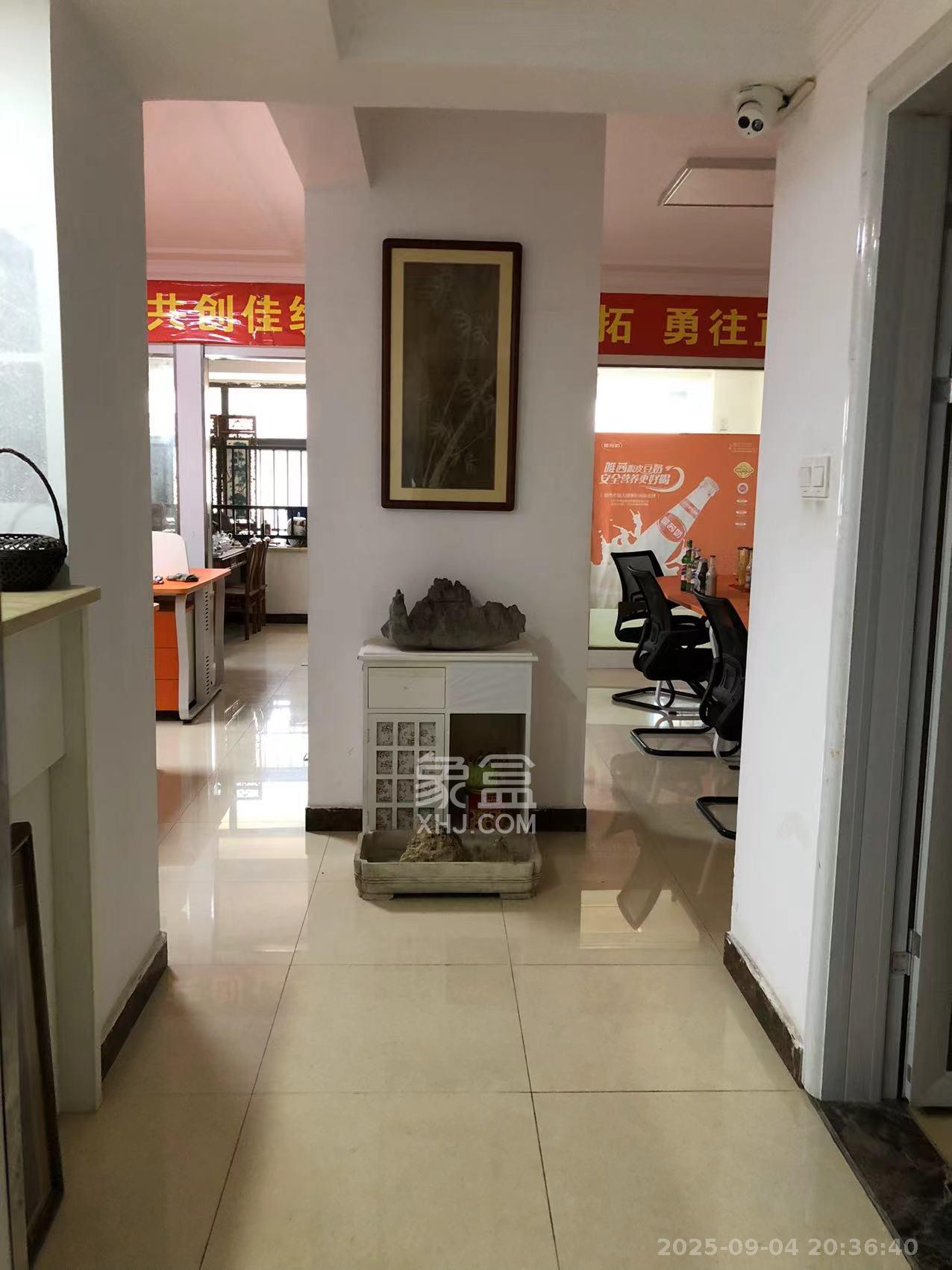 蓝湾国际广场 1室1厅1卫 2600.0元/月 蓝湾国际广场 1室1厅1卫 2600.0元/月室内图