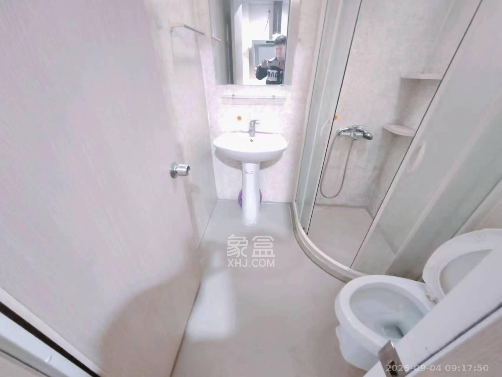 花漾年华(桂花园)  1室1厅1卫    27.9万 花漾年华(桂花园)  1室1厅1卫    27.9万卫生间