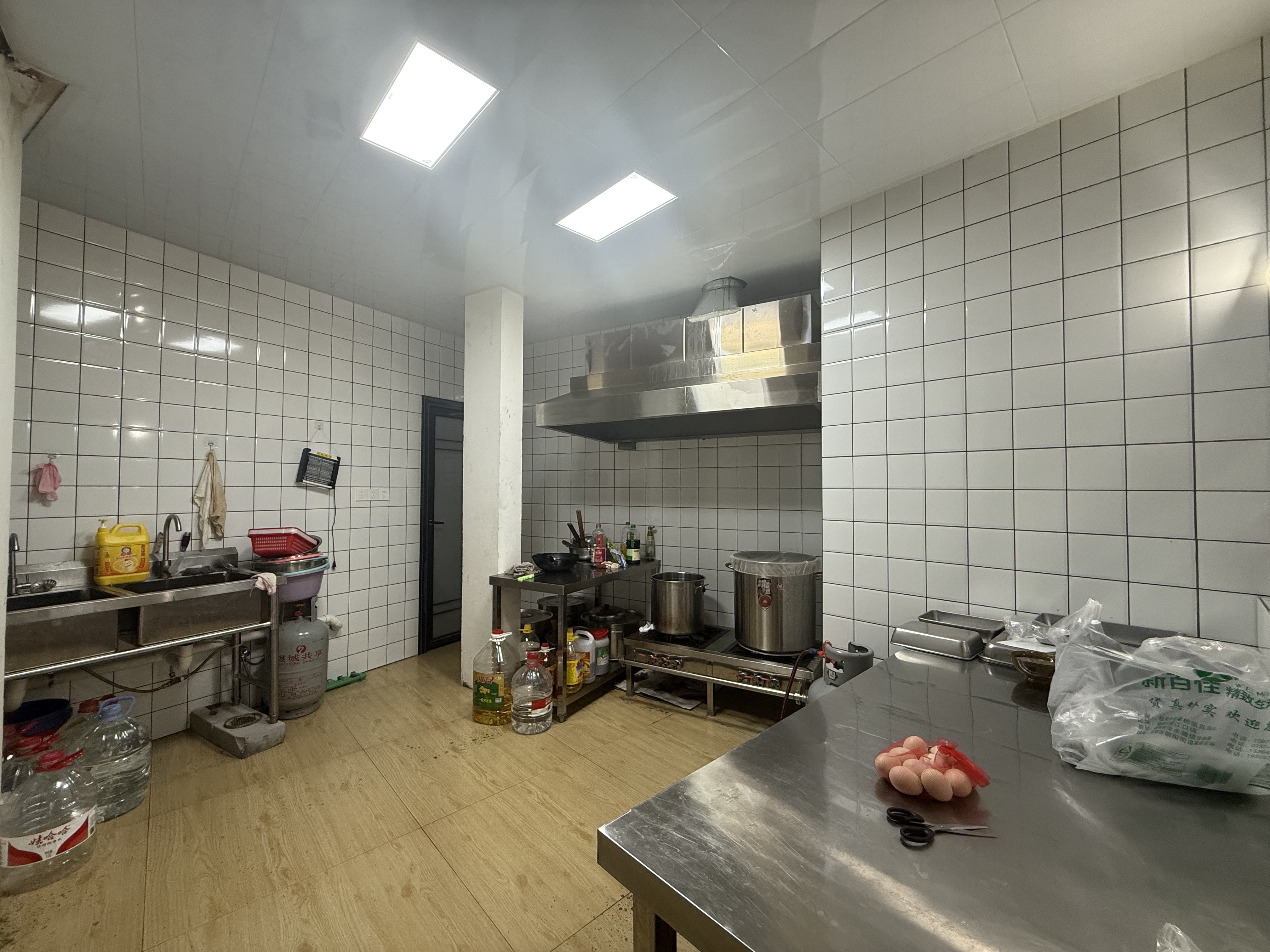 恒大绿洲 1室1厅2卫 2000.0元/月 恒大绿洲 1室1厅2卫 2000.0元/月室内图