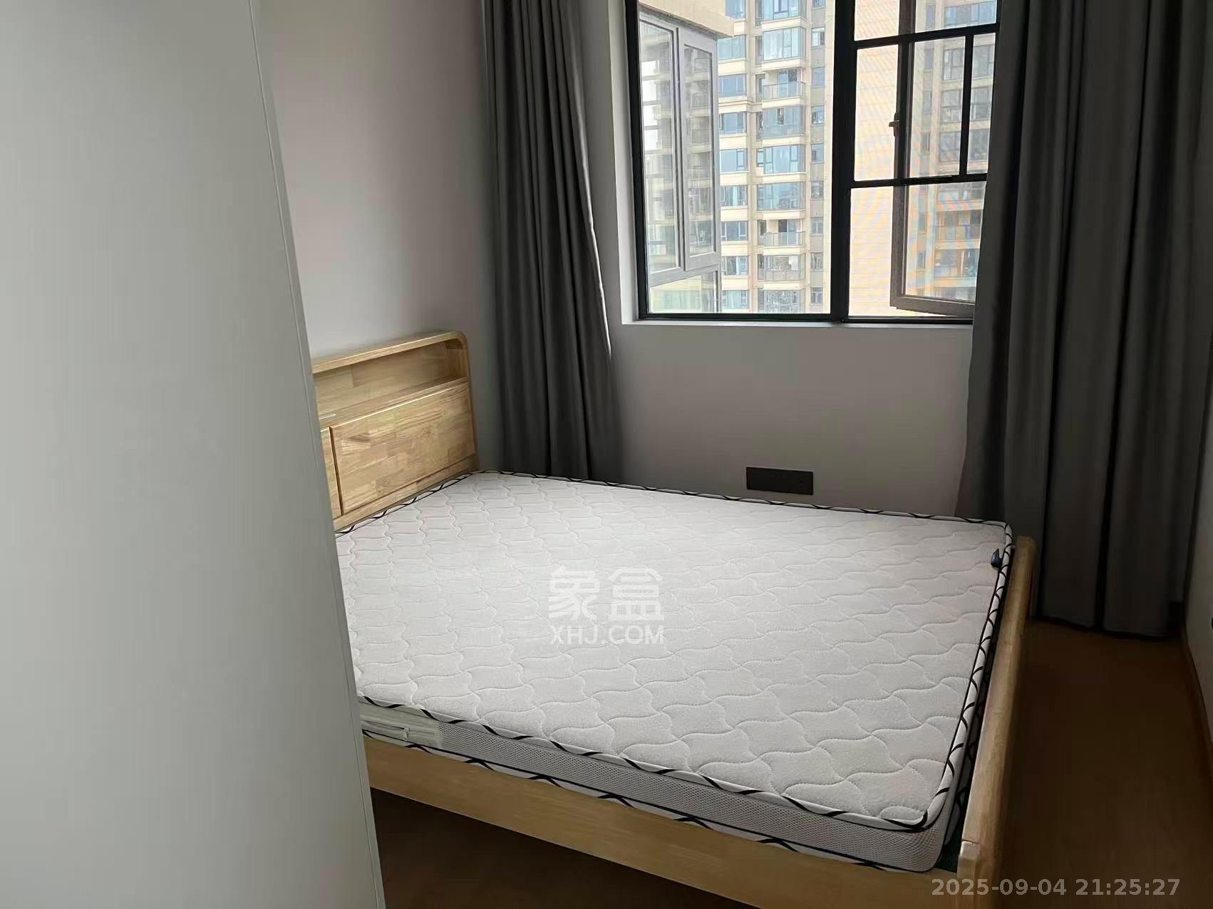 长房东旭国际  4室2厅2卫    3600.0元/月室内图