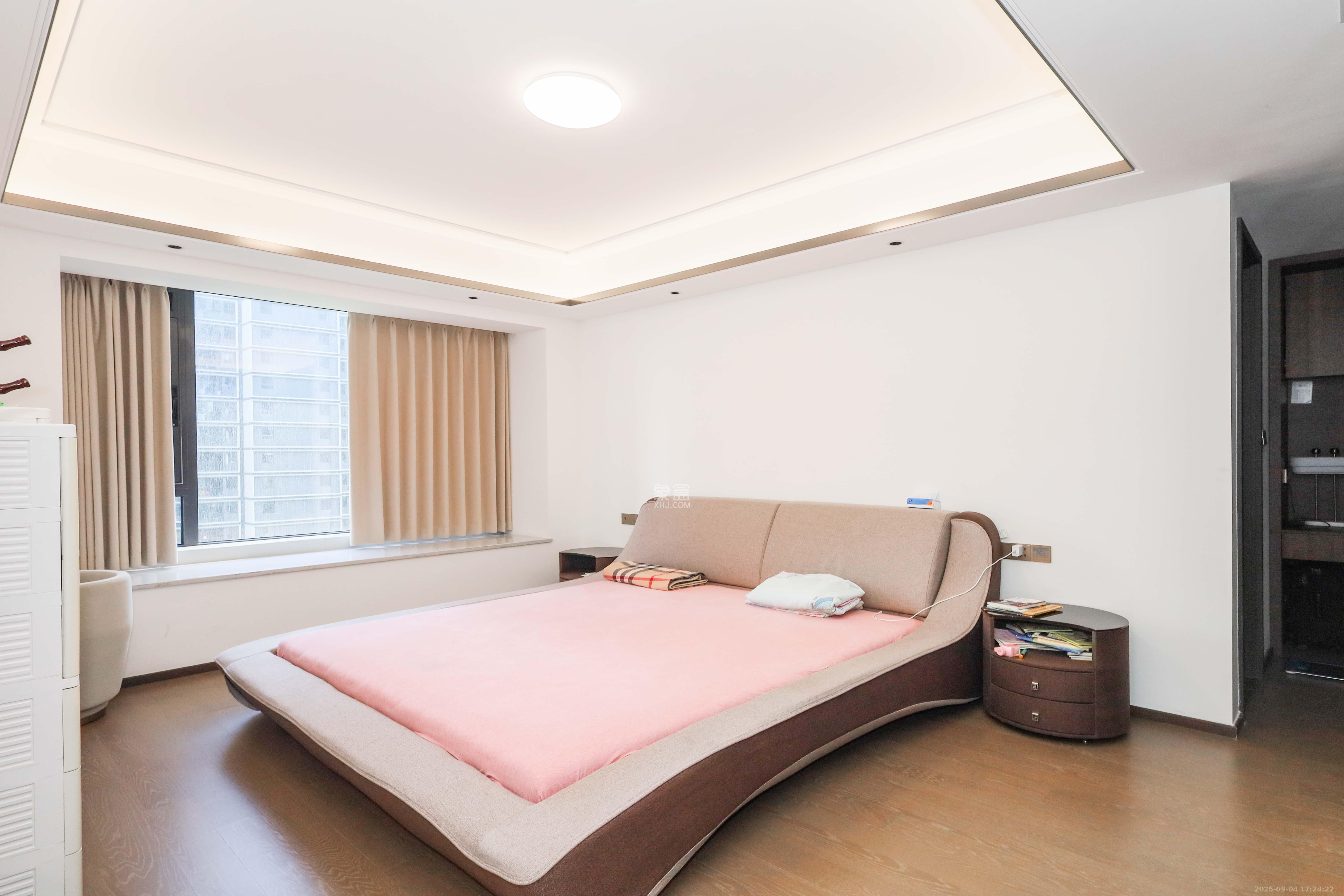 绿城招商桂语雲峯 5室2厅3卫 458.0万 绿城招商桂语雲峯 5室2厅3卫 458.0万卧室