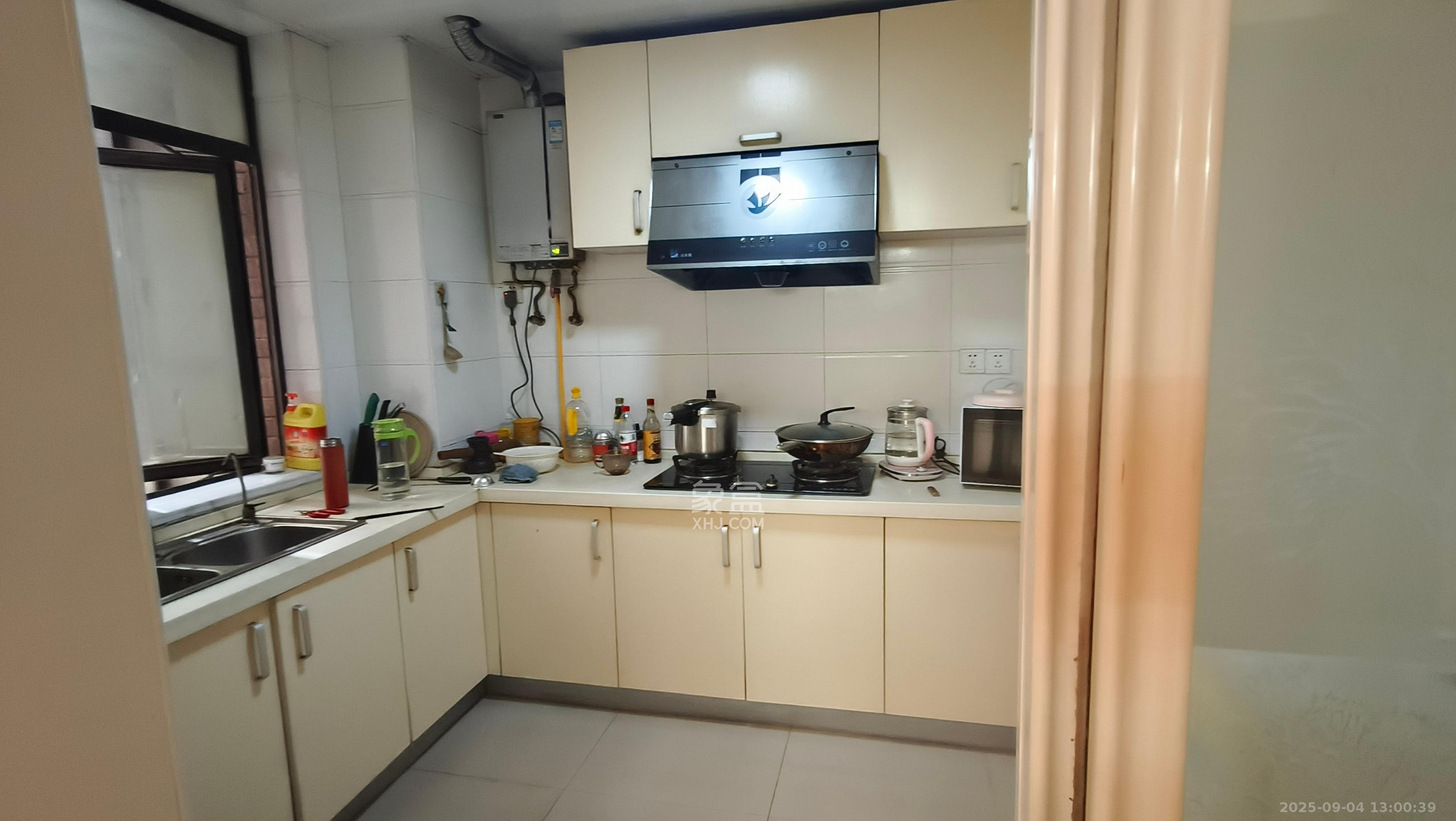 尚城  1室2厅1卫    1800.0元/月 尚城  1室2厅1卫    1800.0元/月室内图