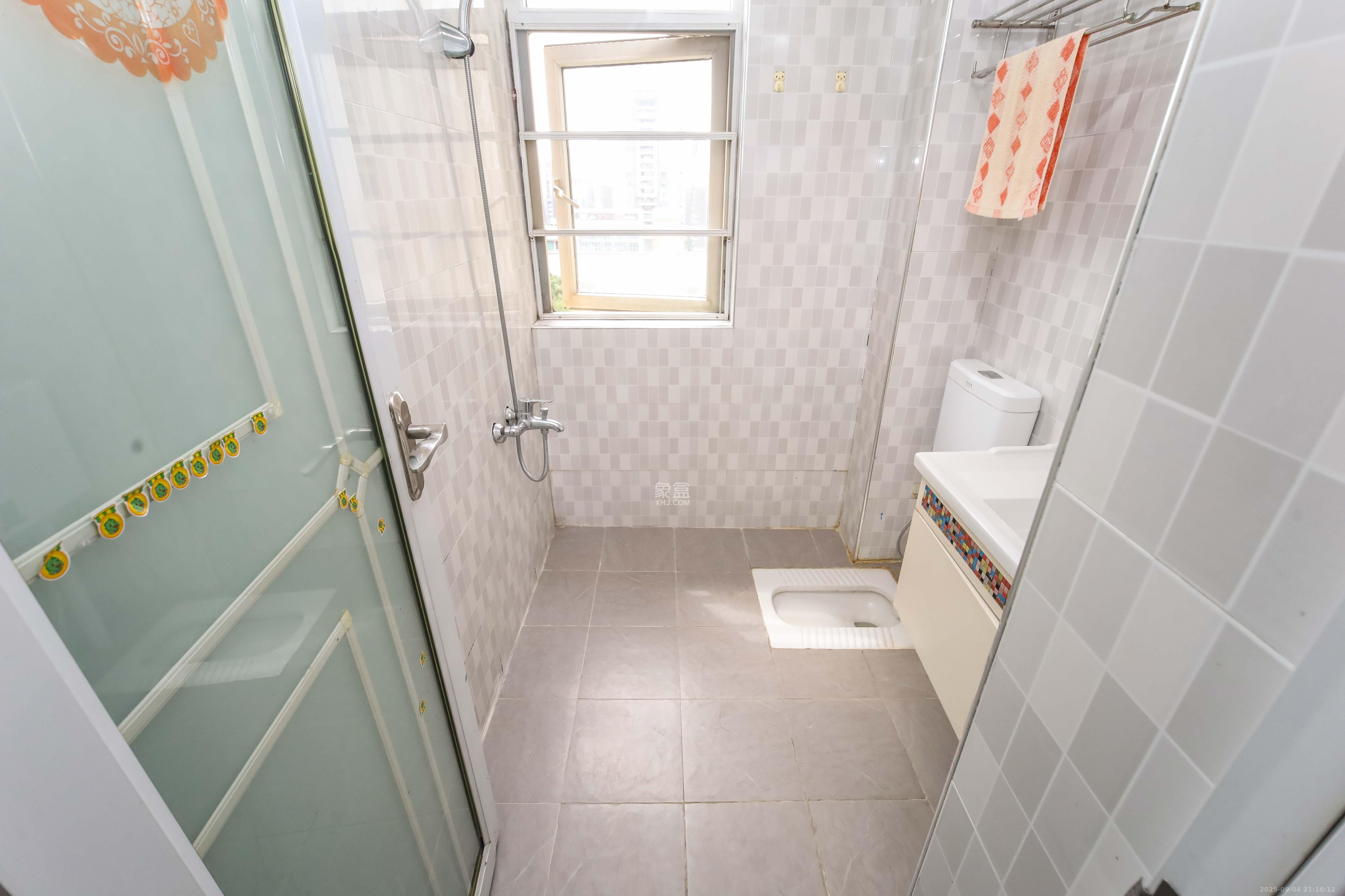 泊爱蓝湾  2室2厅1卫    70.0万 泊爱蓝湾  2室2厅1卫    70.0万卫生间