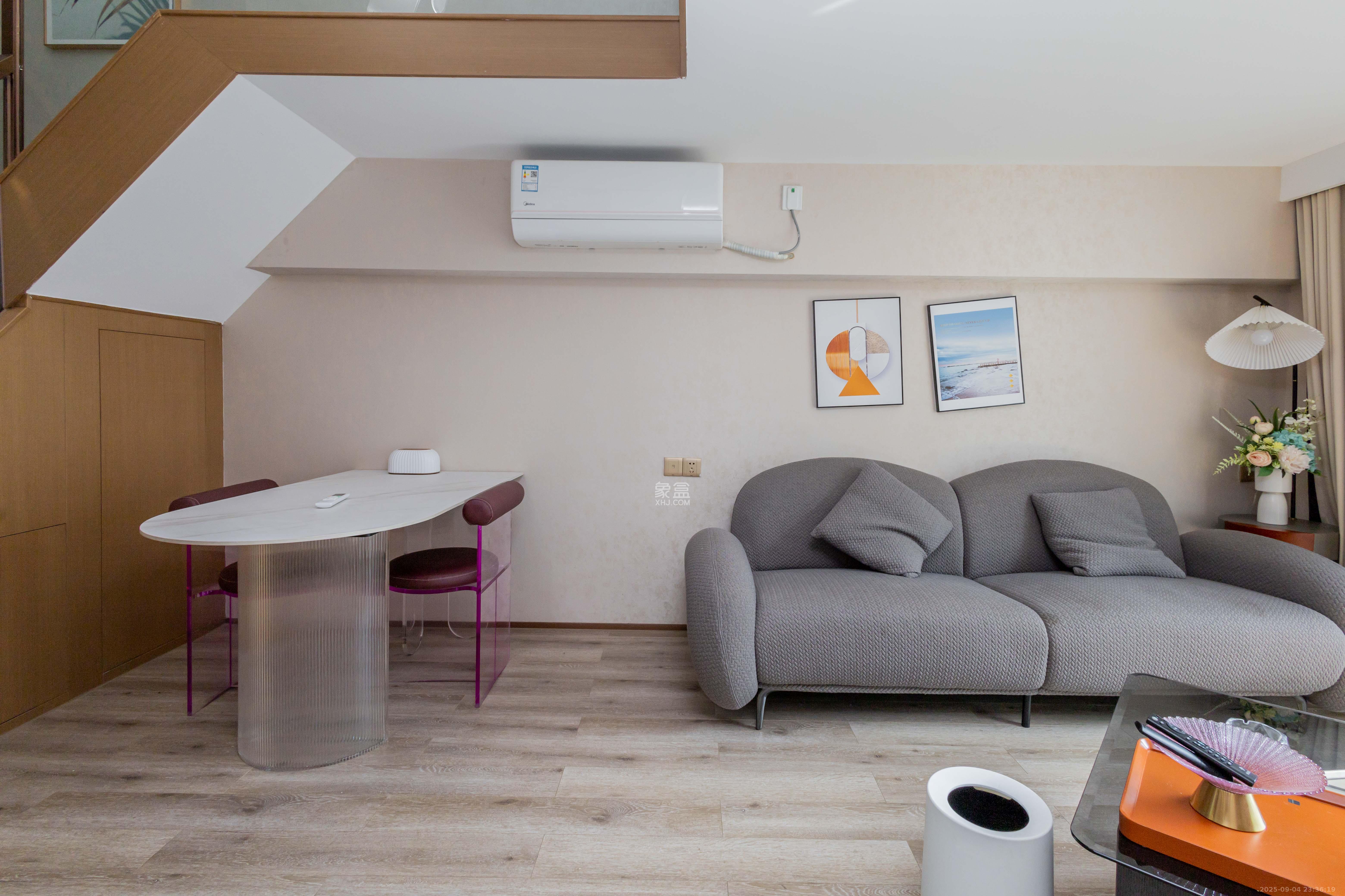 旺德府万象时代 2室2厅1卫 49.9万 旺德府万象时代 2室2厅1卫 49.9万客厅