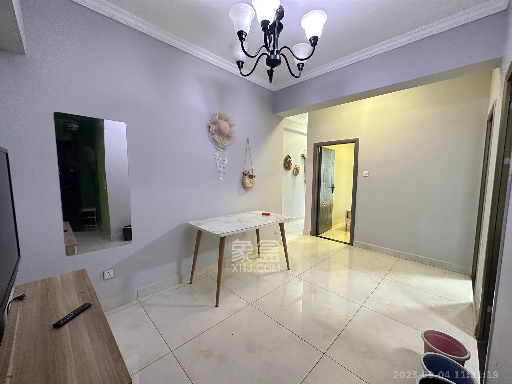 五一中央领御  1室1厅1卫    3500.0元/月 五一中央领御  1室1厅1卫    3500.0元/月