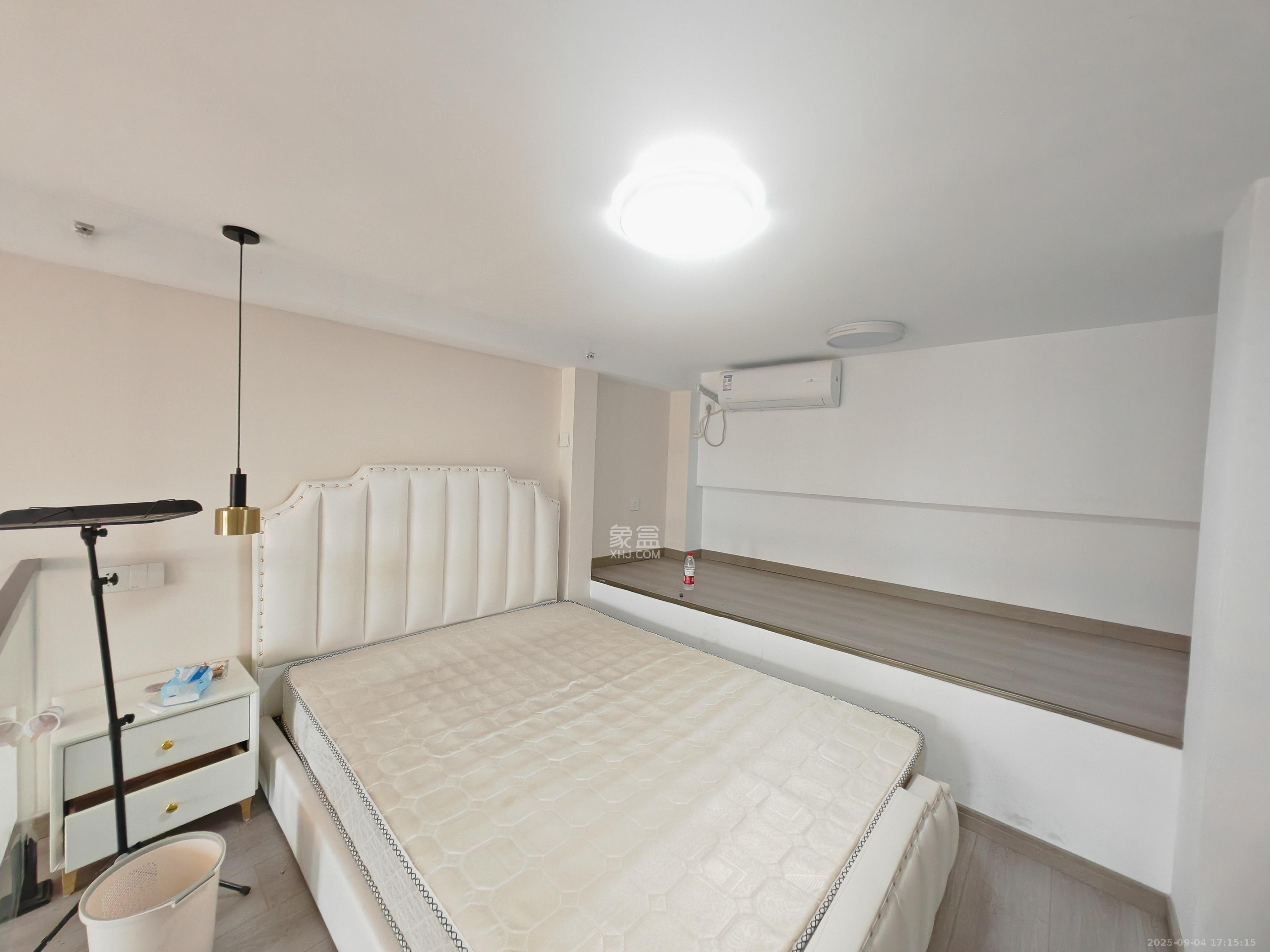 卓越中寰  1室1厅1卫    2200.0元/月室内图