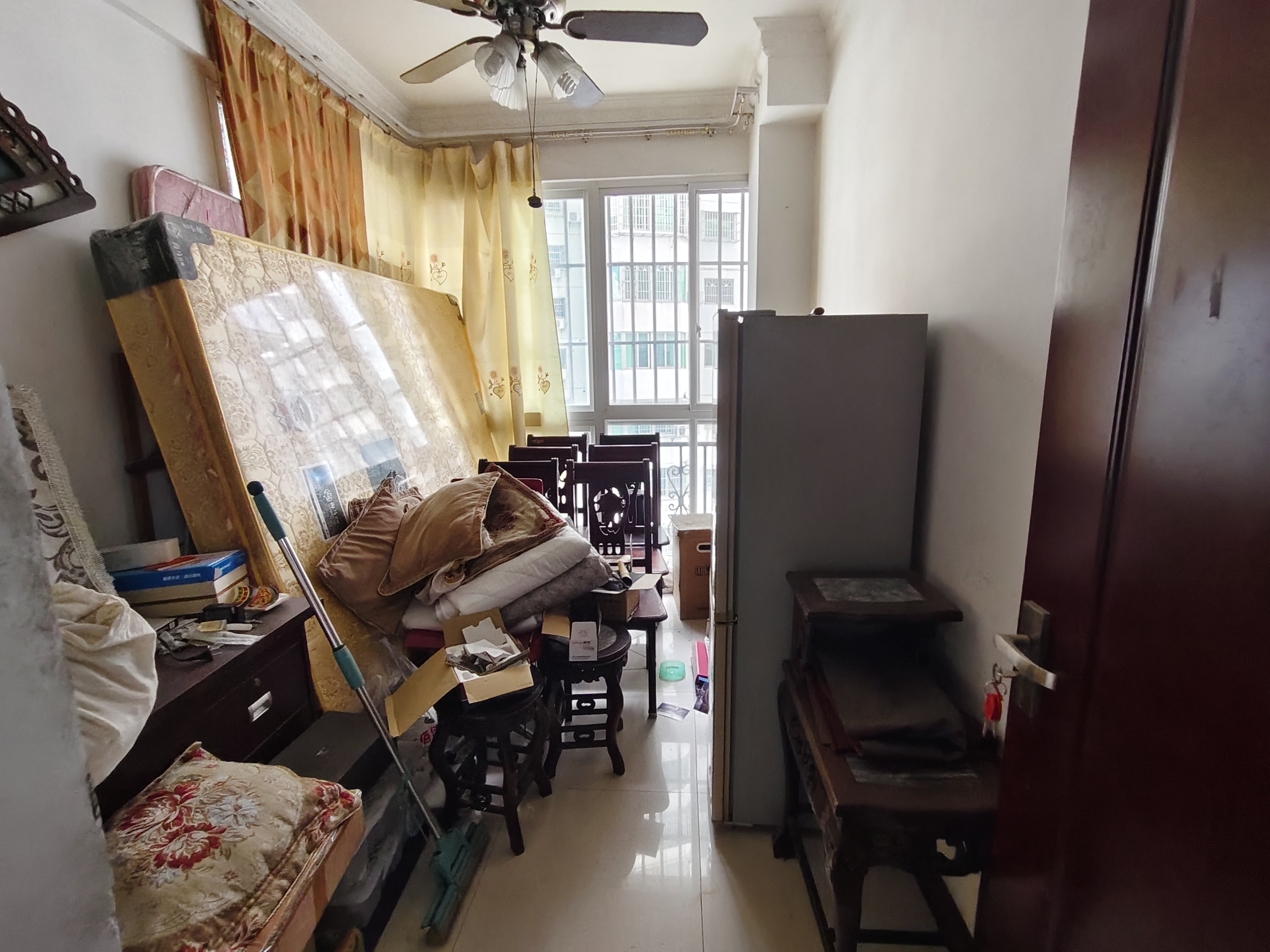 华荣府 3室2厅2卫 2500.0元/月 华荣府 3室2厅2卫 2500.0元/月室内图