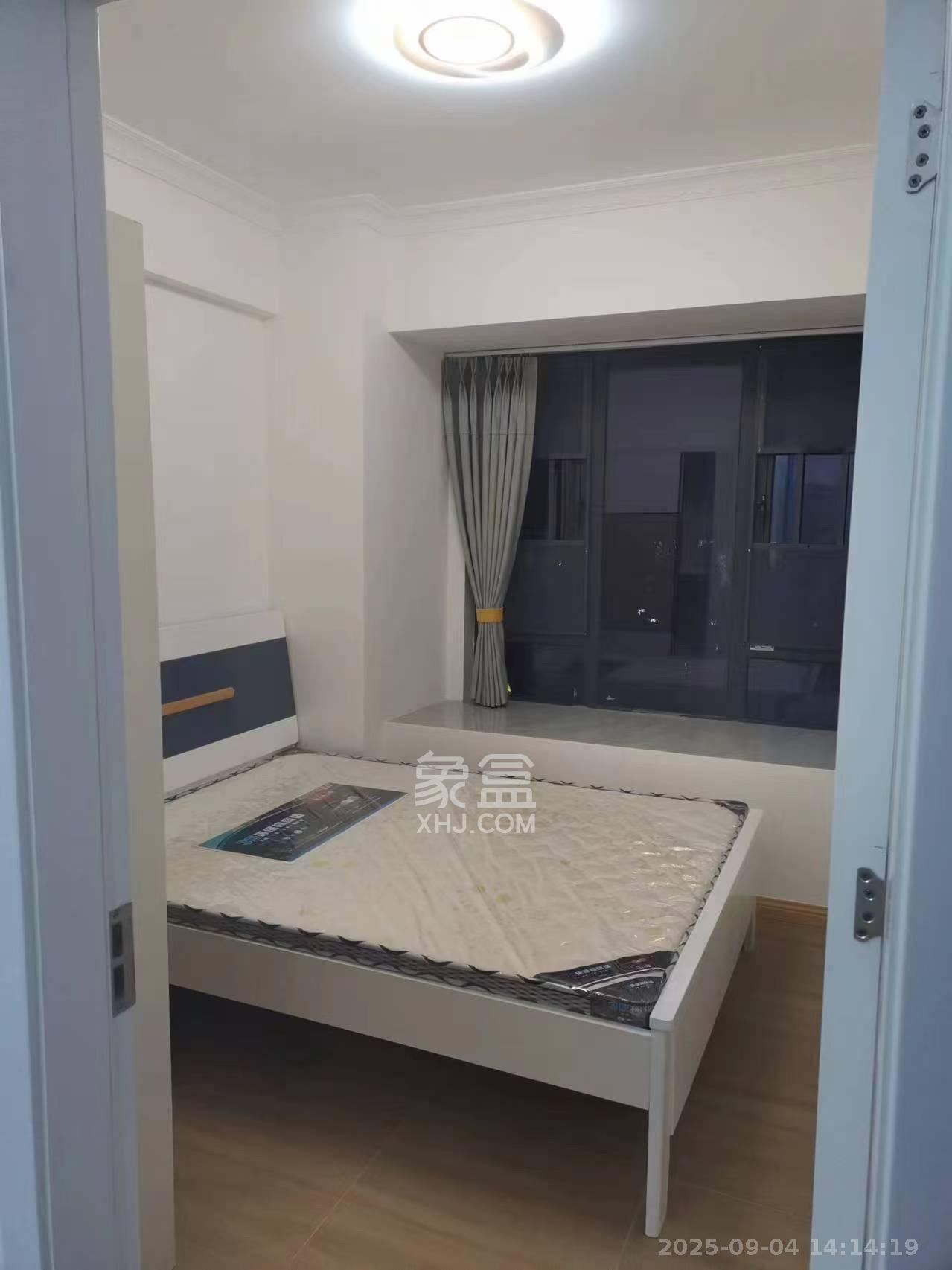 华远海蓝郡  3室2厅2卫   2200.00元/月室内图