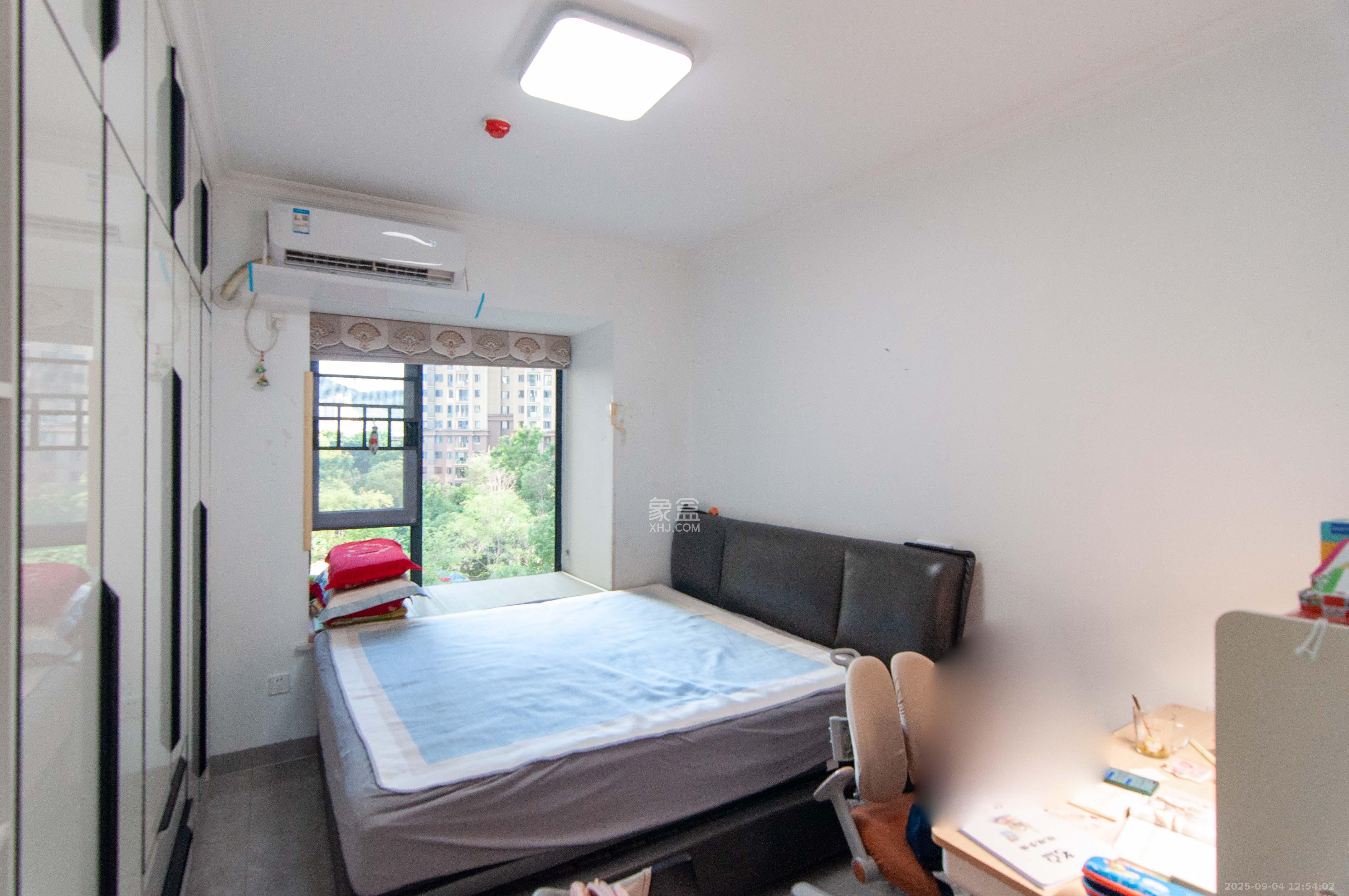 中建梅溪湖中心  4室2厅2卫    170.0万其他