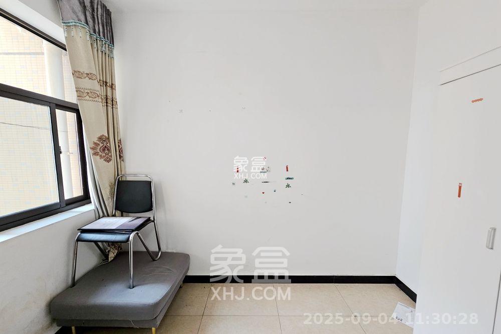 阳光城尚东湾青云苑  3室2厅2卫   2200.00元/月室内图