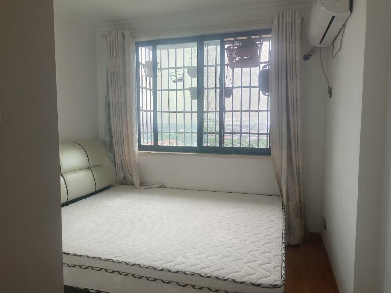 龙洲馨苑 2室2厅1卫 1600.0元/月 龙洲馨苑 2室2厅1卫 1600.0元/月室内图