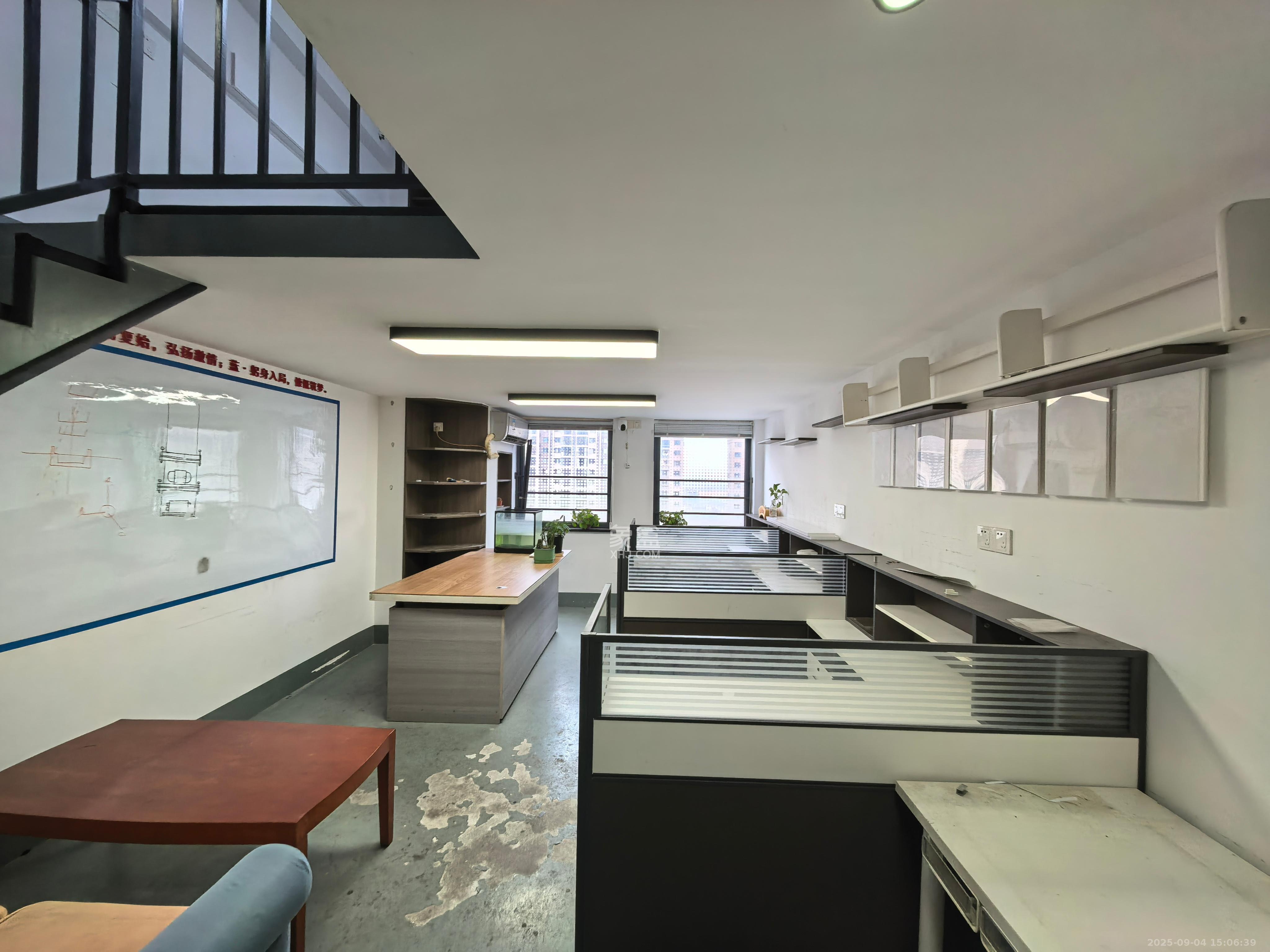 华润置地广场二期 1室1厅1卫 1800.0元/月 华润置地广场二期 1室1厅1卫 1800.0元/月室内图