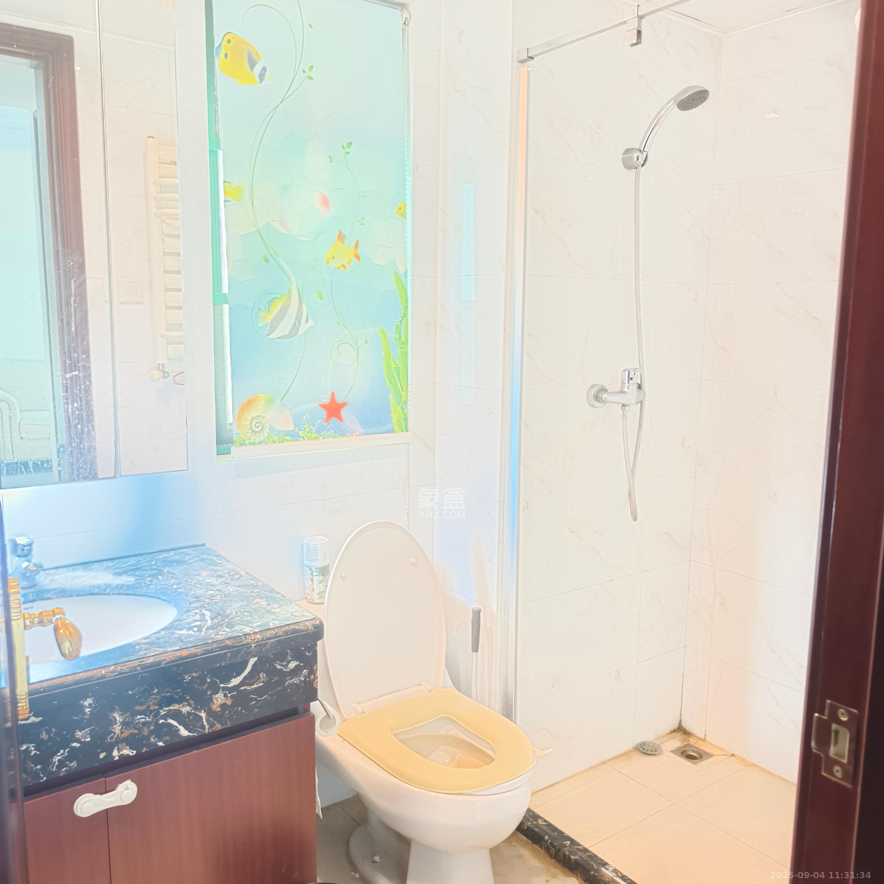 恒大雅苑 3室2厅2卫 2700.0元/月 恒大雅苑 3室2厅2卫 2700.0元/月室内图