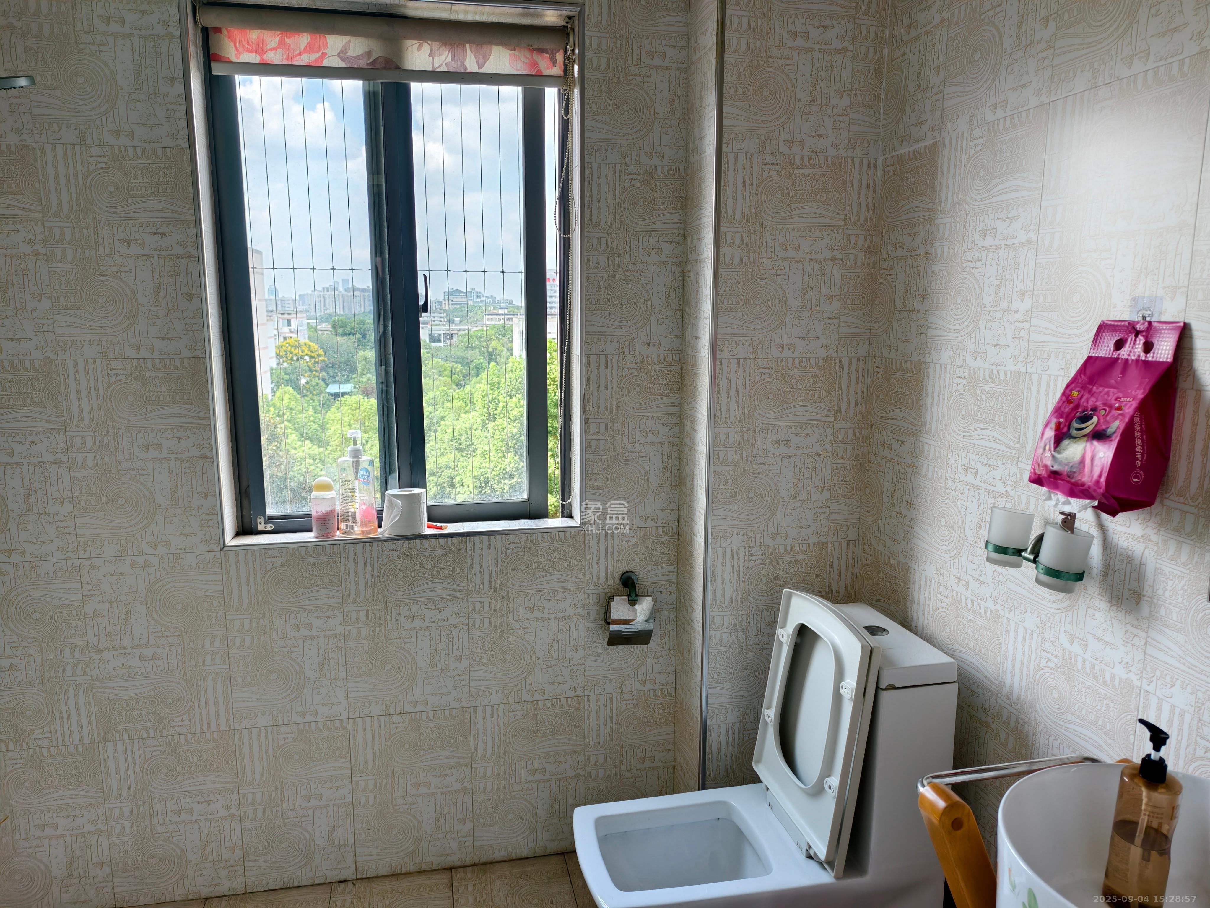 上海城小区  4室2厅2卫    2500.0元/月 上海城小区  4室2厅2卫    2500.0元/月室内图