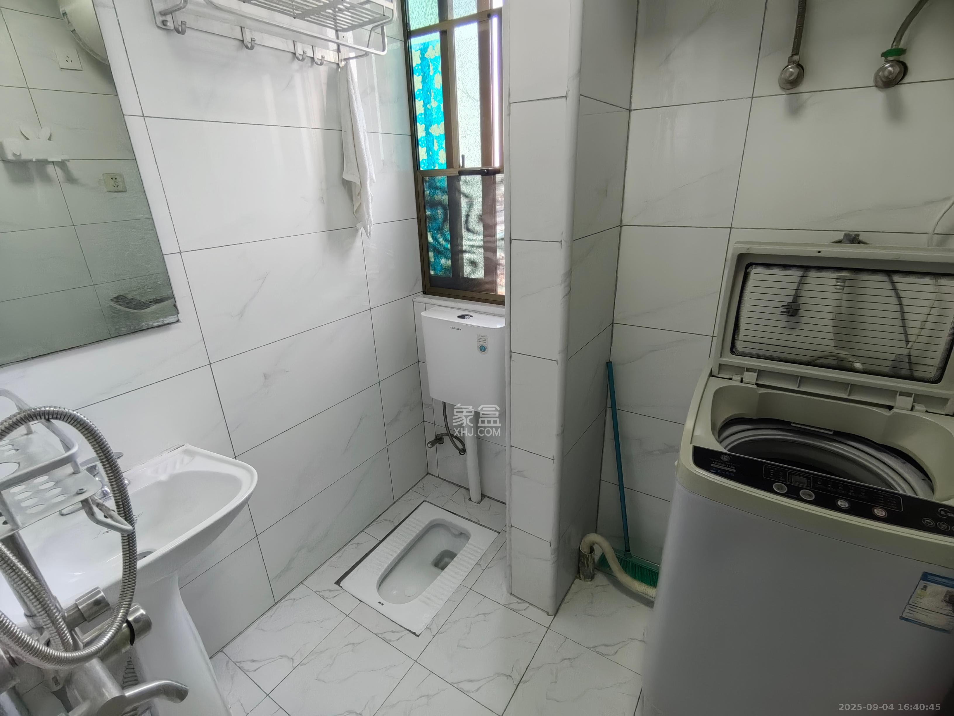 鄱阳佳郡 1室1厅1卫 1100.0元/月 鄱阳佳郡 1室1厅1卫 1100.0元/月室内图