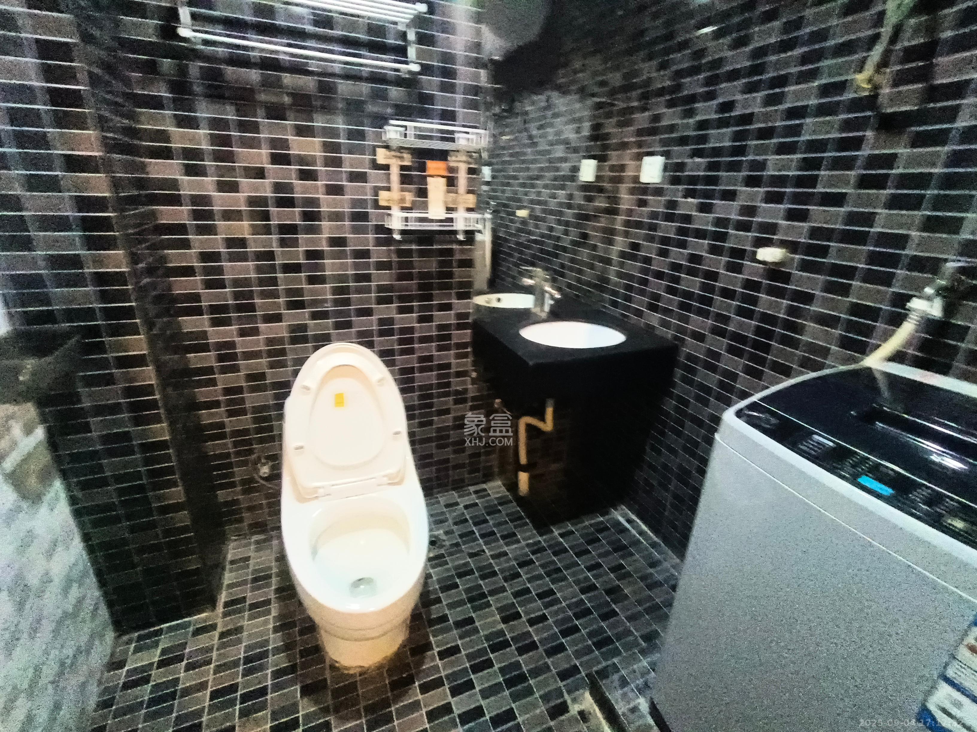 融圣国际  1室1厅1卫    1600.0元/月 融圣国际  1室1厅1卫    1600.0元/月室内图