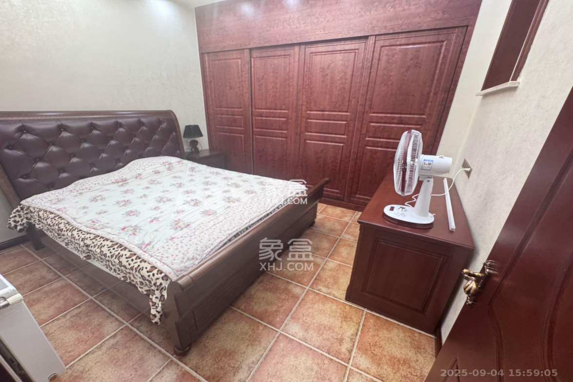 江河中央洋房 5室2厅3卫 28000.0元/月 江河中央洋房 5室2厅3卫 28000.0元/月室内图