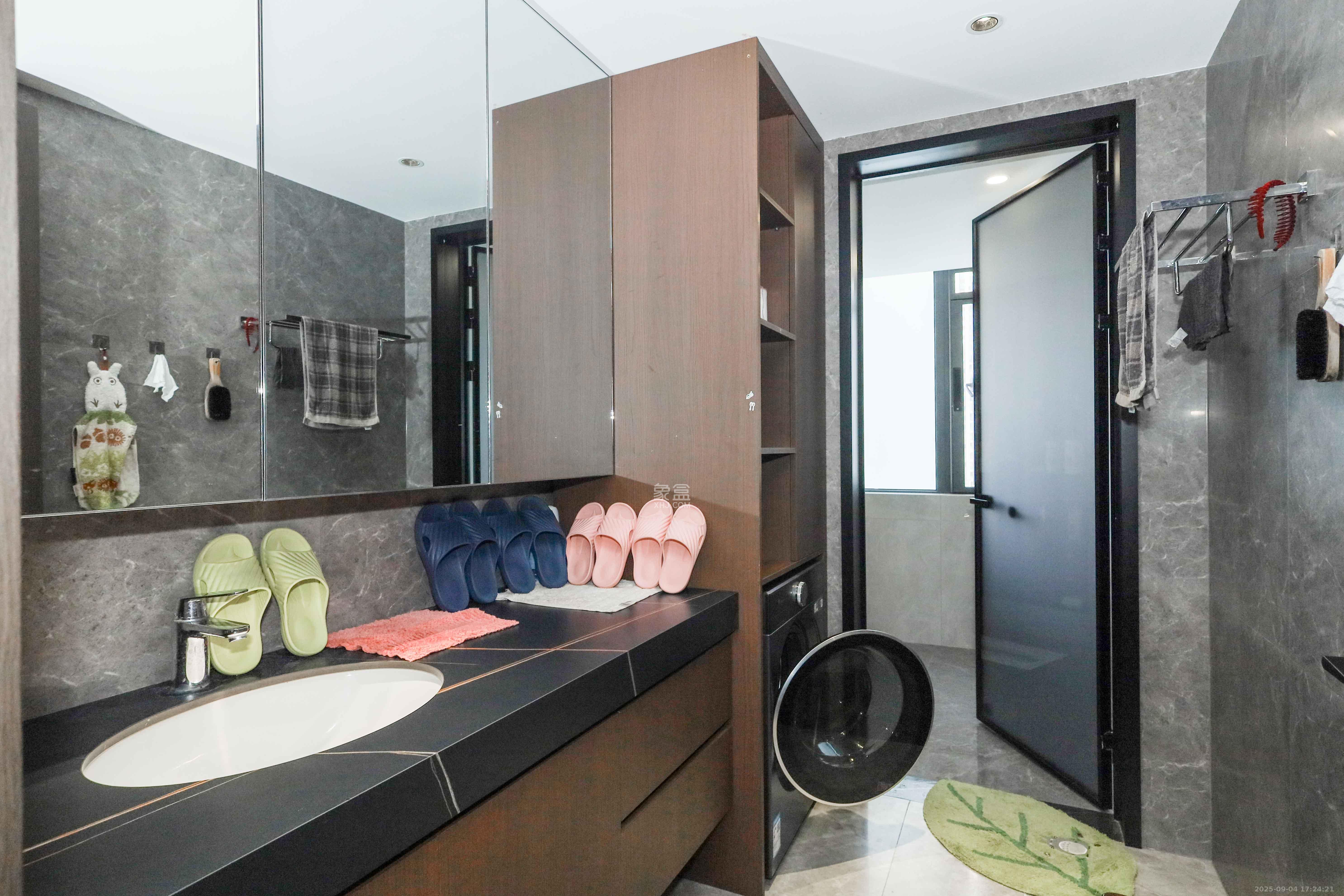 绿城招商桂语雲峯 5室2厅3卫 458.0万 绿城招商桂语雲峯 5室2厅3卫 458.0万卫生间