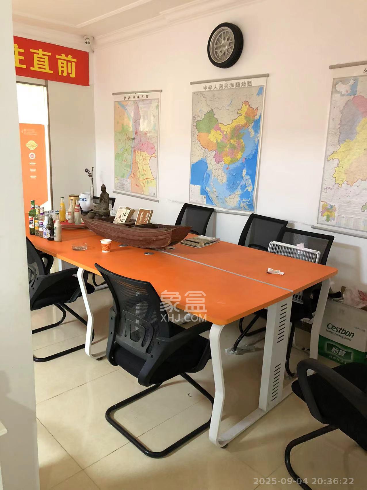 蓝湾国际广场 1室1厅1卫 2600.0元/月 蓝湾国际广场 1室1厅1卫 2600.0元/月室内图