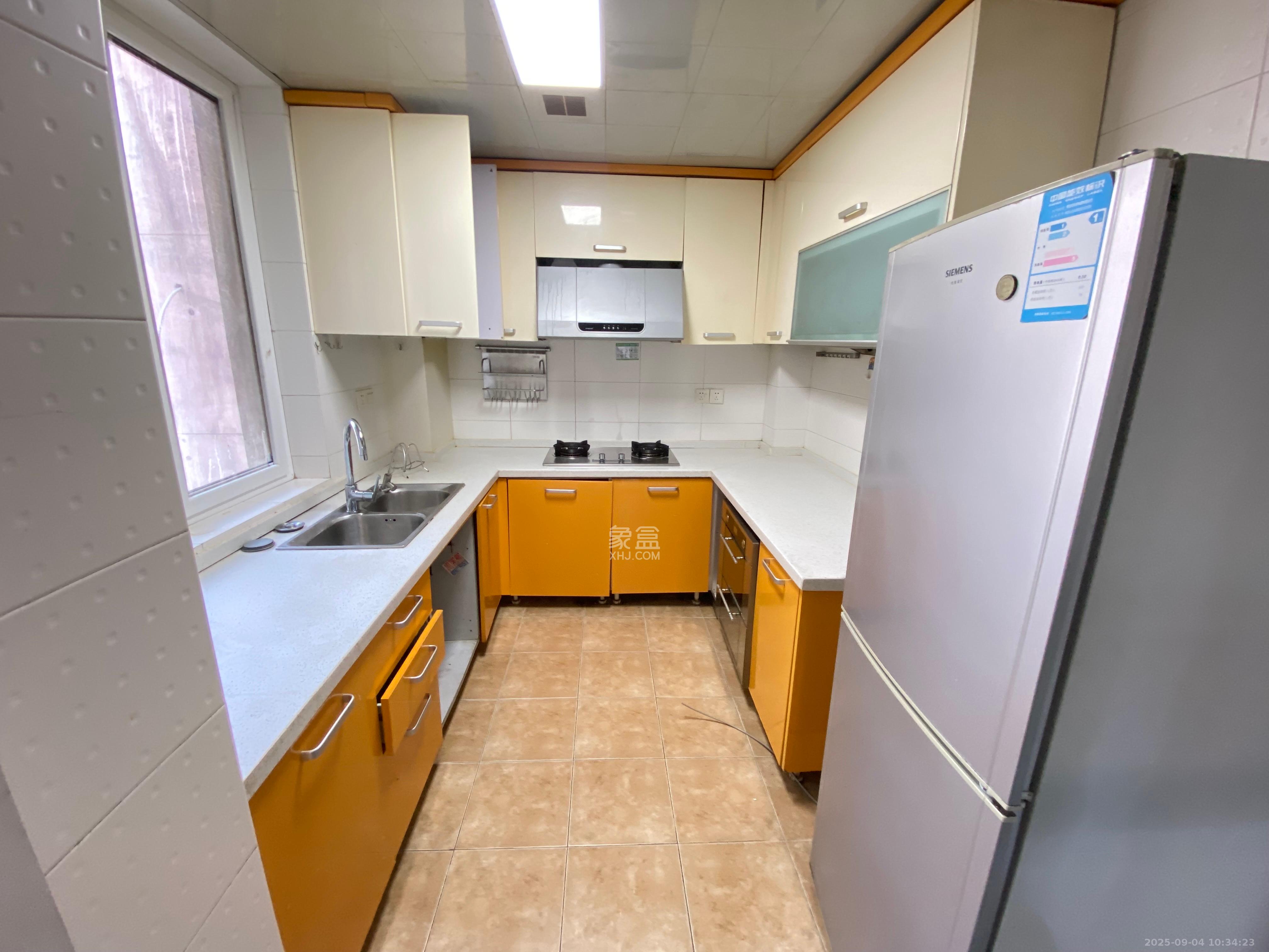 华盛花园 3室2厅1卫 2700.0元/月 华盛花园 3室2厅1卫 2700.0元/月室内图