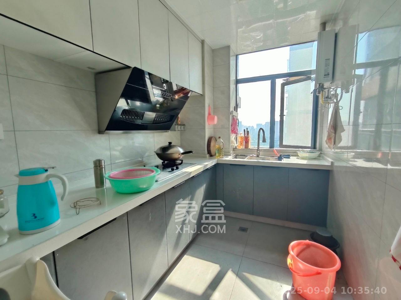 星城书香苑(星城书院)  3室2厅2卫    3700.0元/月 星城书香苑(星城书院)  3室2厅2卫    3700.0元/月室内图